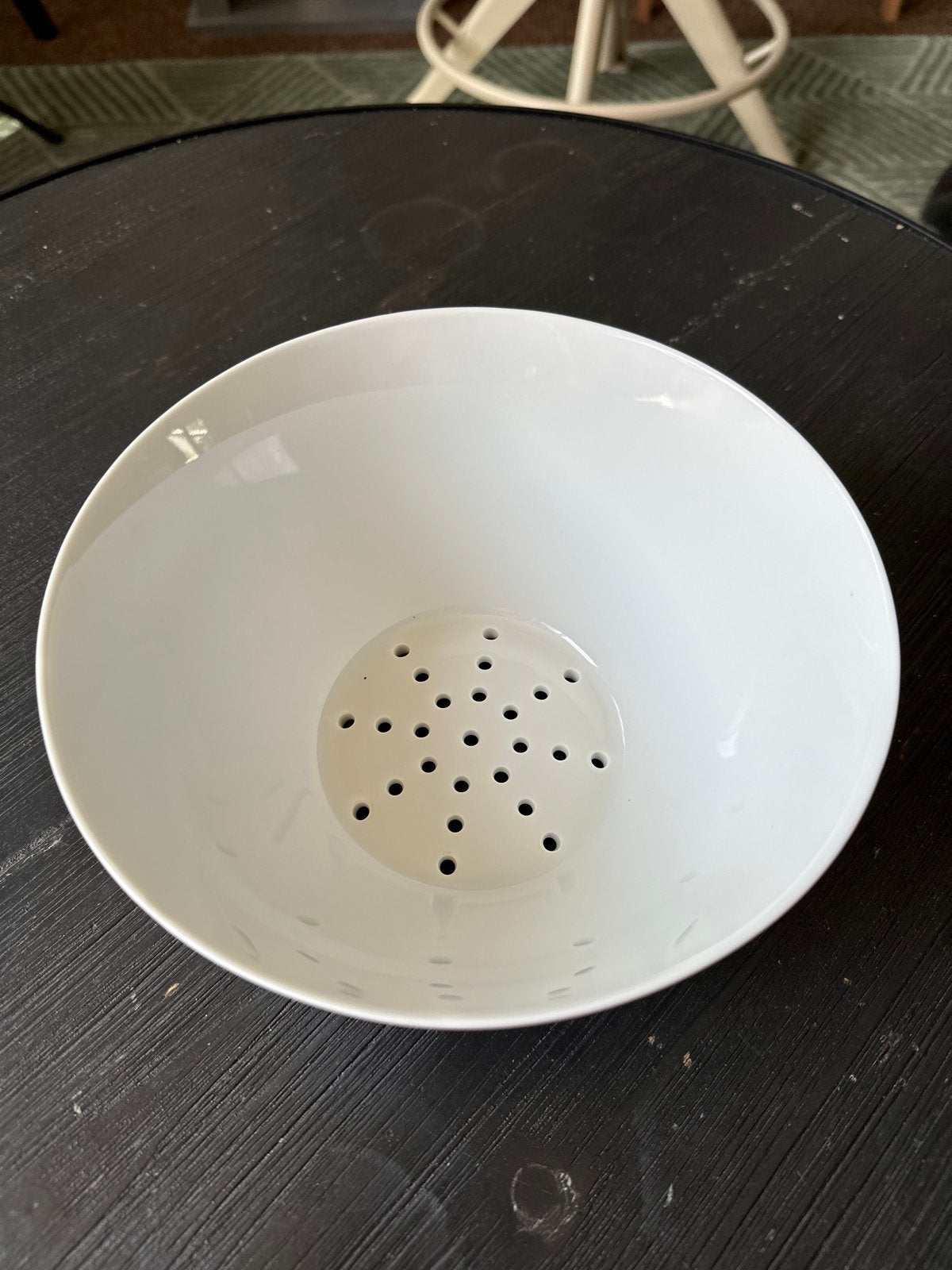 Witte vergiet schaal 18,5 cm, Gebruikt, Porselein of Keramiek, Schaal, Rond