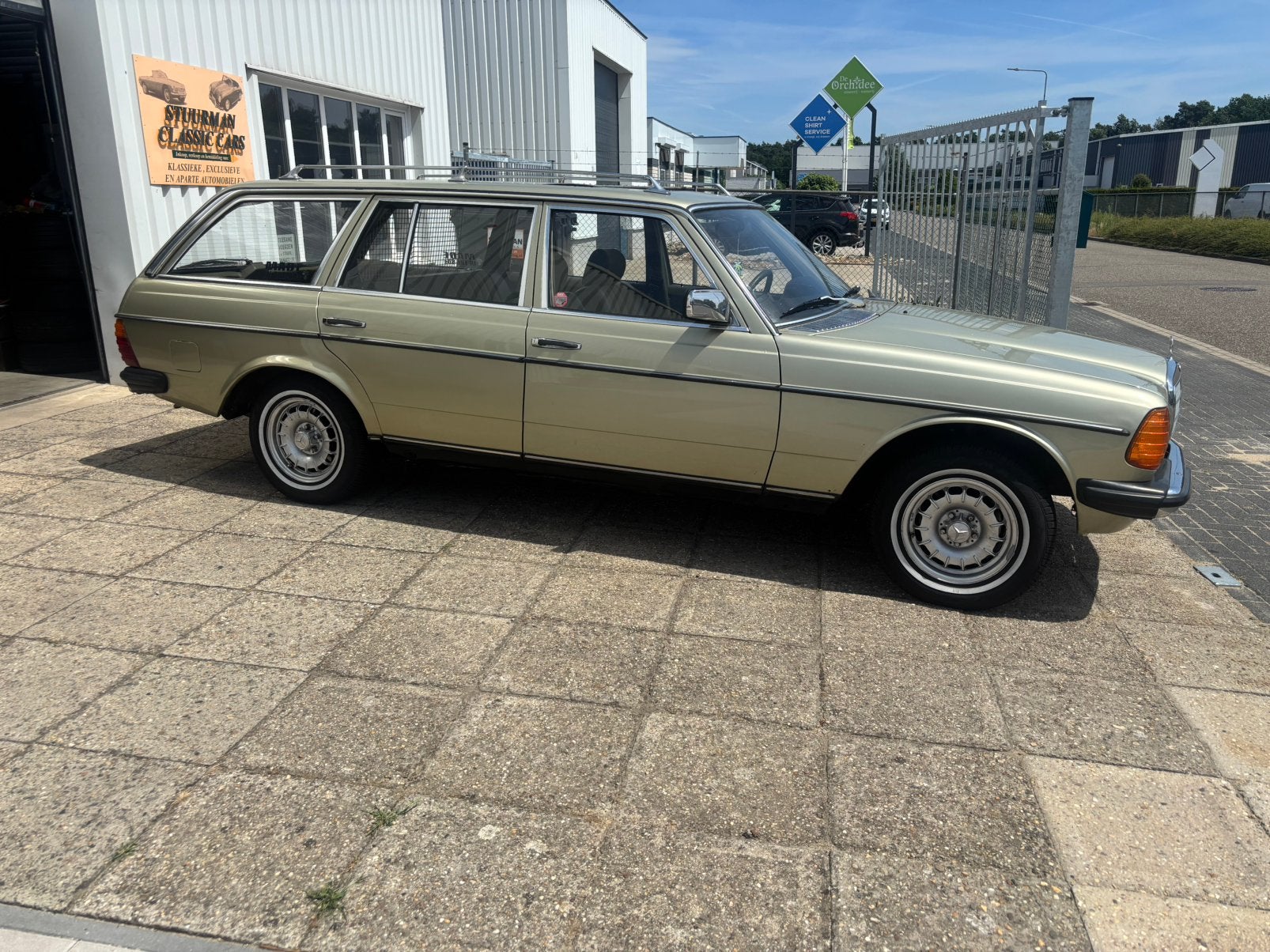 Mercedes 230 TE Kombi automaat uit 1982, foto 2