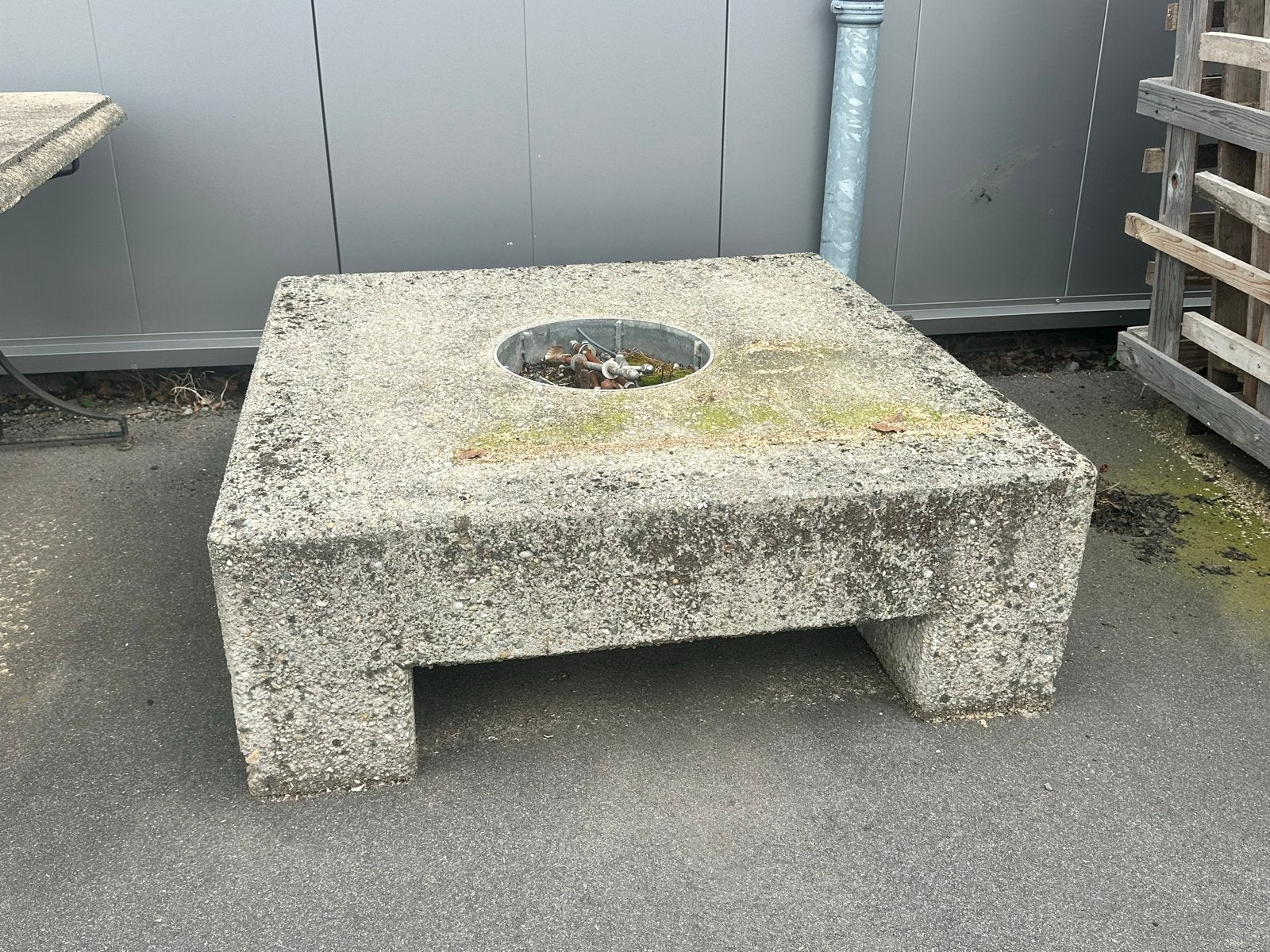 Robuuste betonnen zit element, Ophalen, Gebruikt