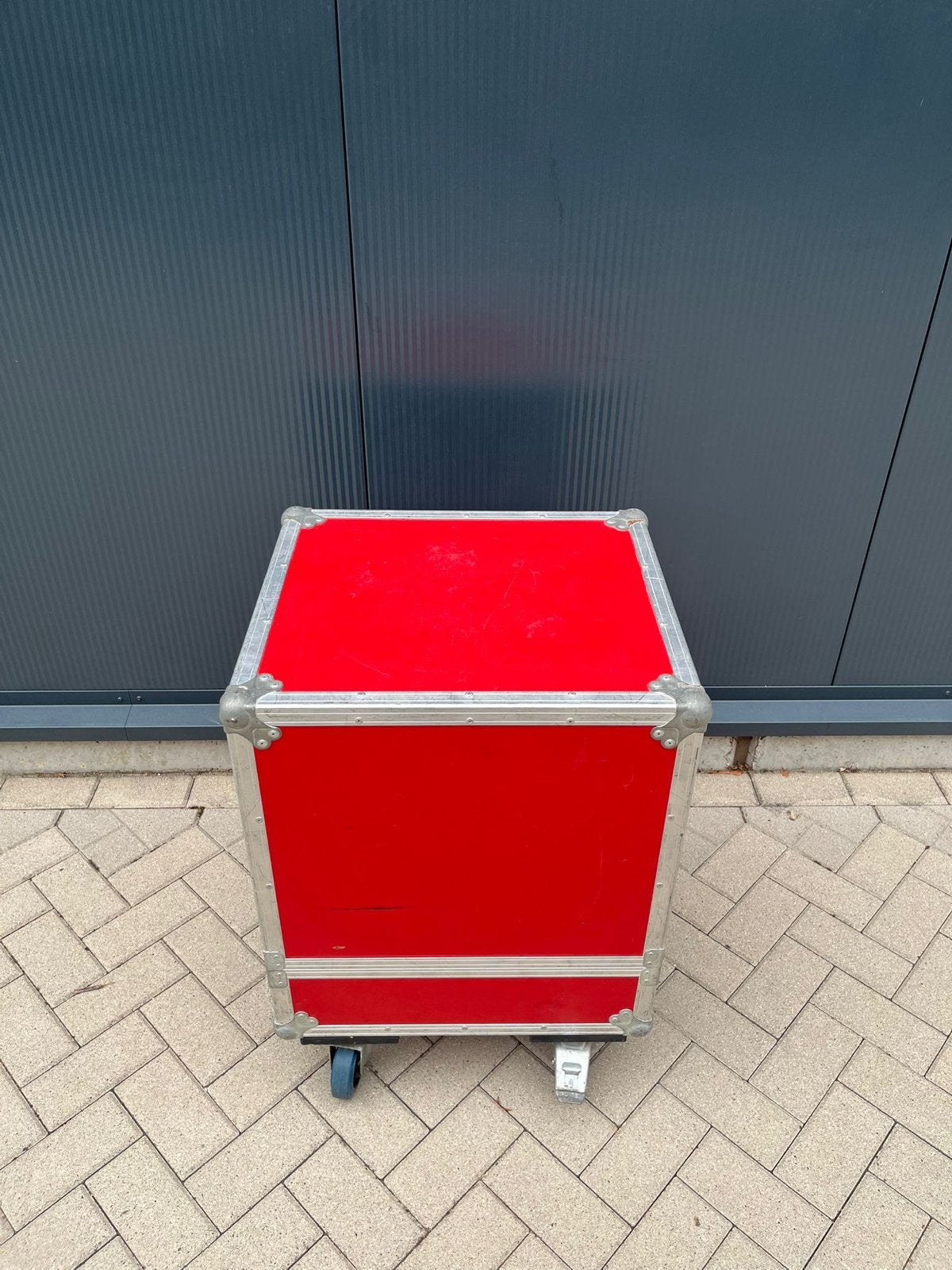 Stevige rode flightcase op wielen, Ophalen, Gebruikt, Overige instrumenten, Flightcase