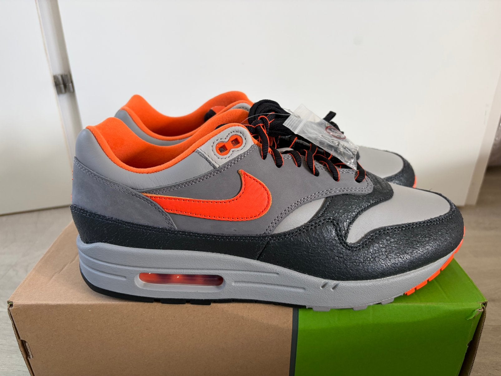 Nike air max 1 HUF orange 44,5, Ophalen of Verzenden, Zo goed als nieuw, Overige kleuren