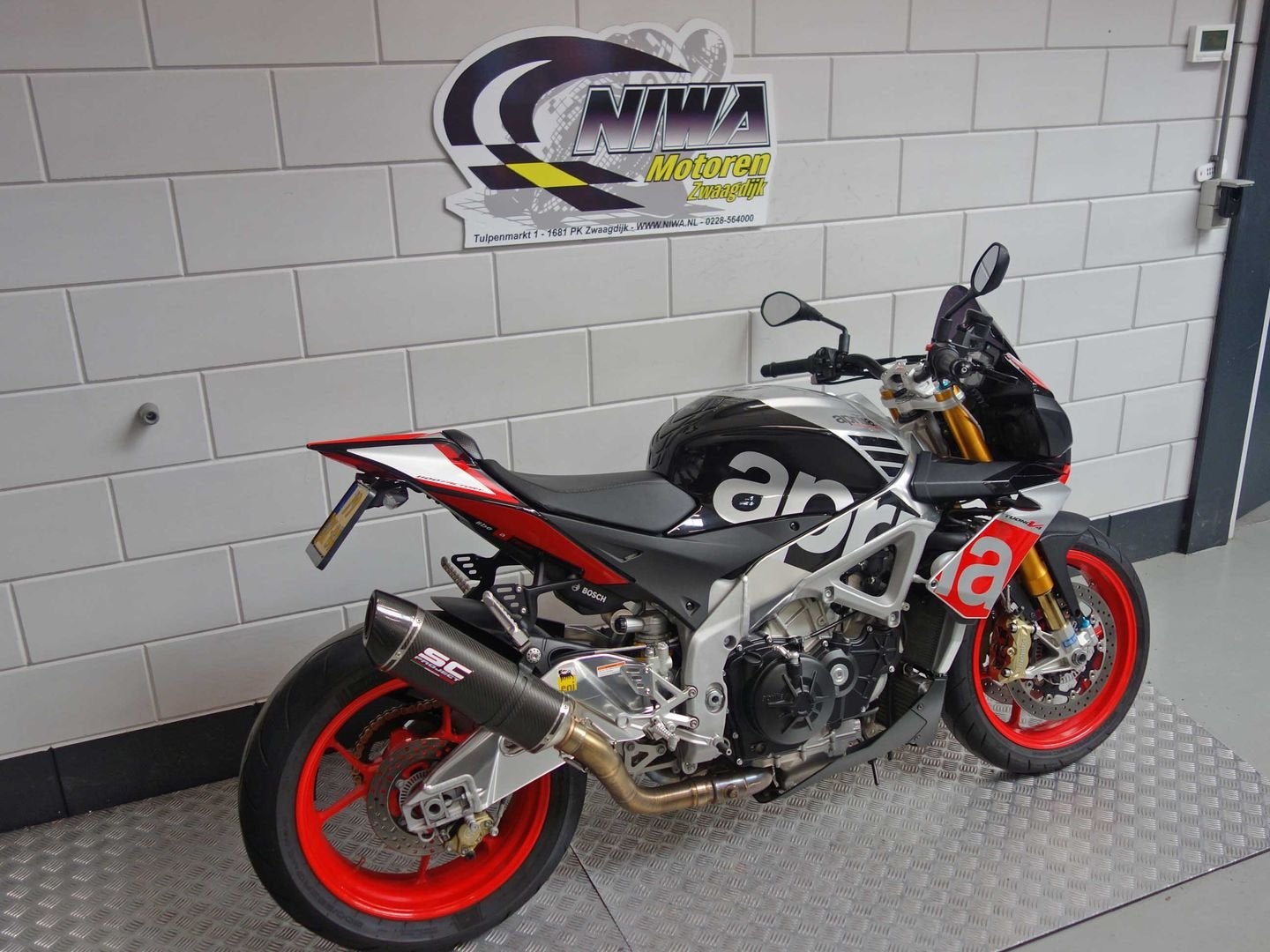 APRILIA Tuono V4 R APRC, 1077 cc, 4 cilinders, Motorrijbewijs A, Bedrijf