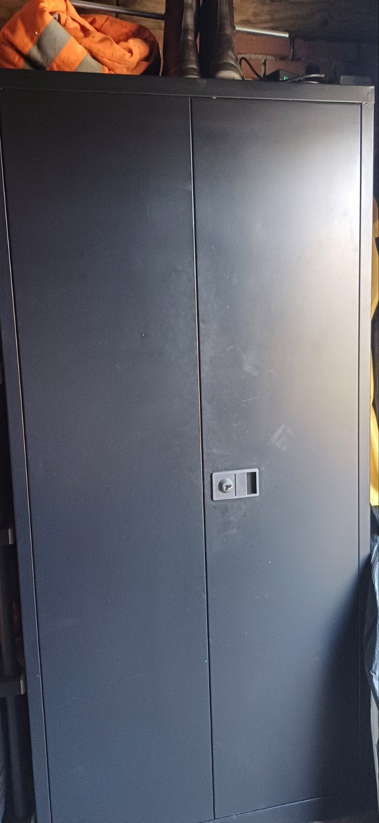 Zwarte stalen archiefkast met slot, Ophalen, Gebruikt, 50 tot 100 cm, Met slot