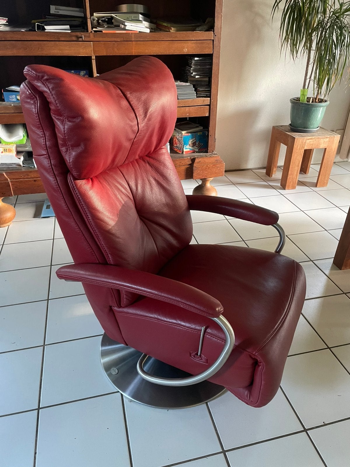 Rode himolla relax stoel, Huis en Inrichting, Ophalen, Zo goed als nieuw, 50 tot 75 cm, Leer