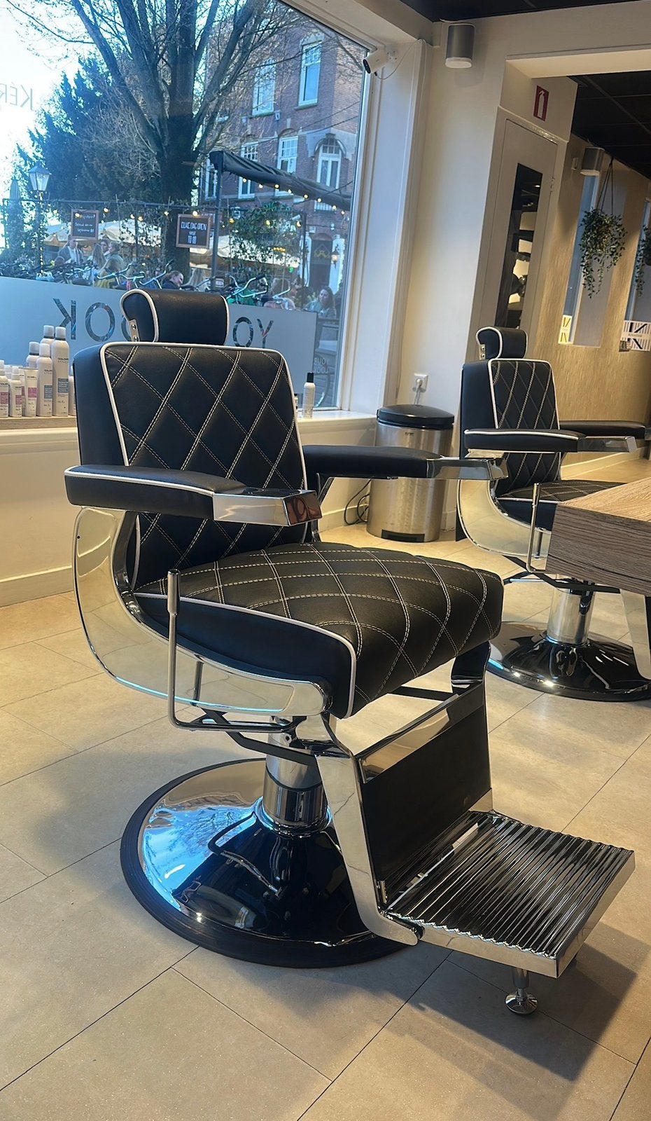 NIEUWE Luxe Barbierstoel / Kappersstoel – Zwart & Chroom, Diensten en Vakmensen