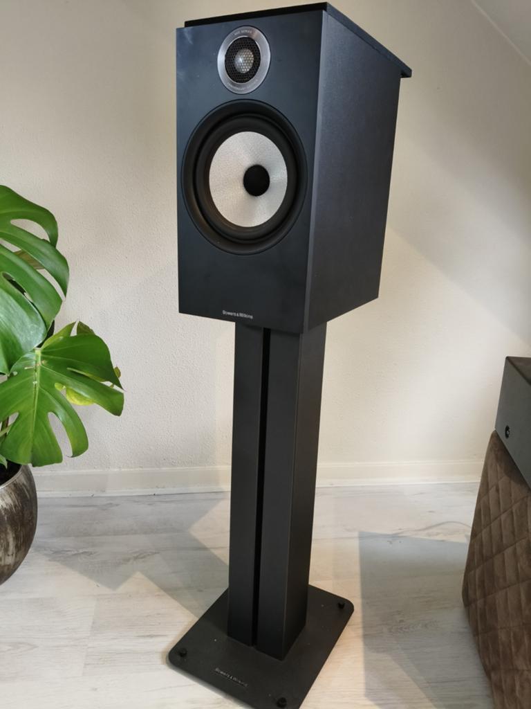 Yamaha R-N600A & B&W 606 S2 HiFi Set