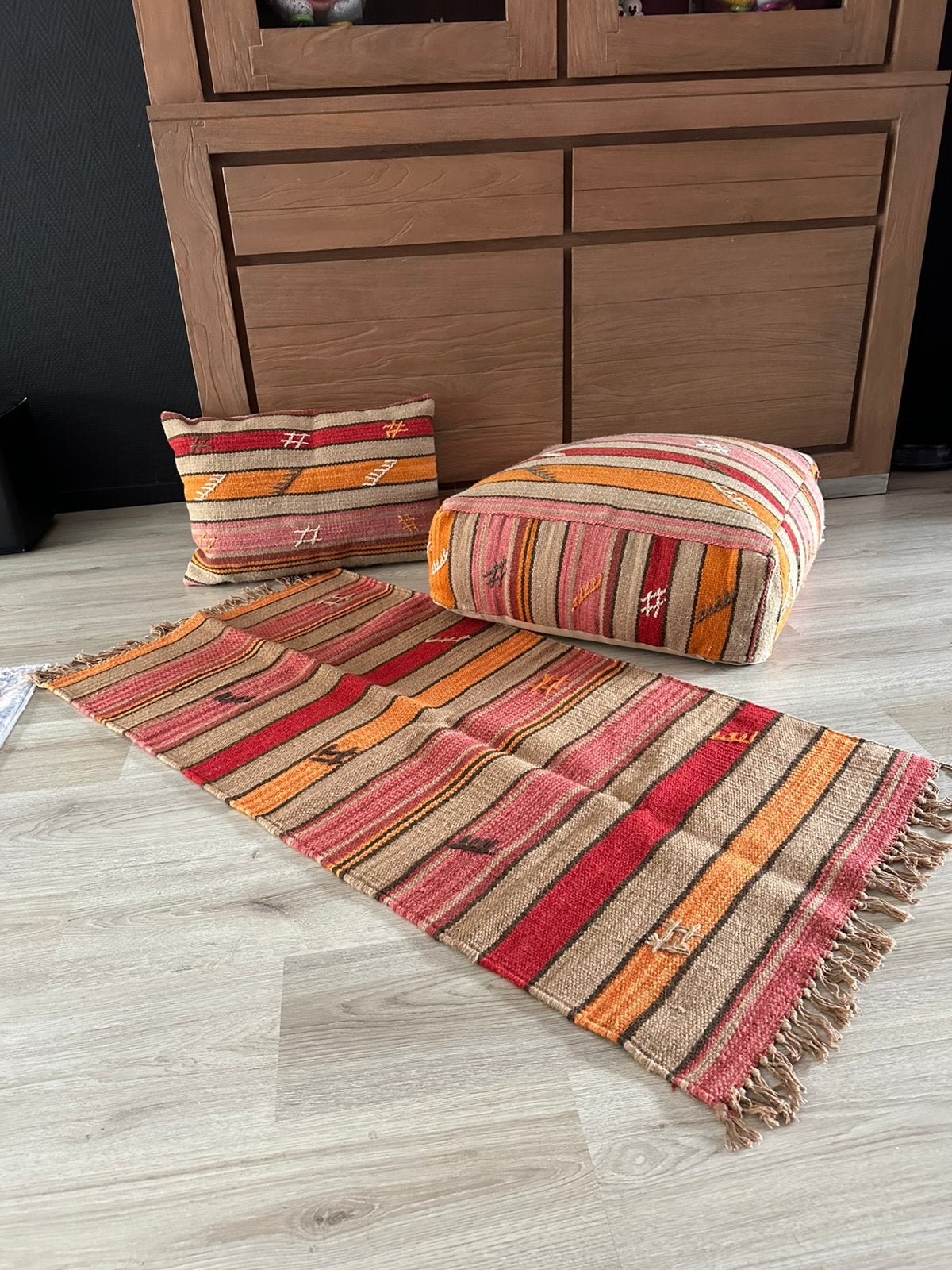 By Boo Maya zitzak, vloerkleed & sierkussen, Huis en Inrichting, Ophalen, Nieuw