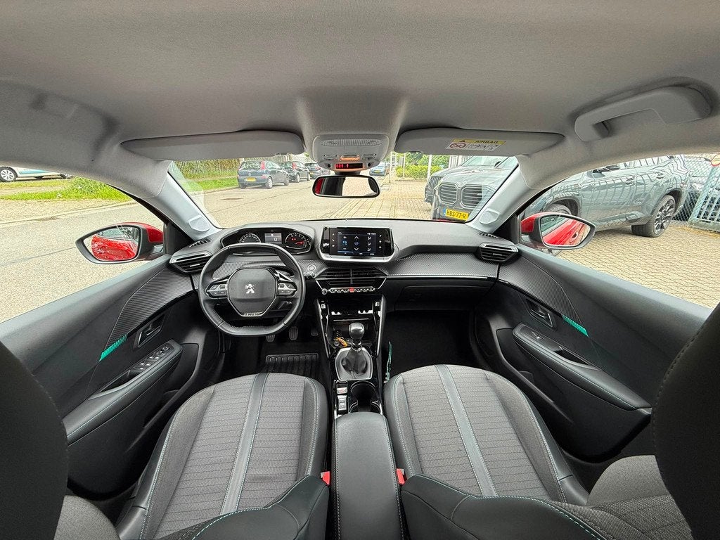 Peugeot 208 1.2 PureTech Allure 100PK, Navi Dealer auto, Auto's, Voorwielaandrijving, 101 pk, Gebruikt, Leder en Stof