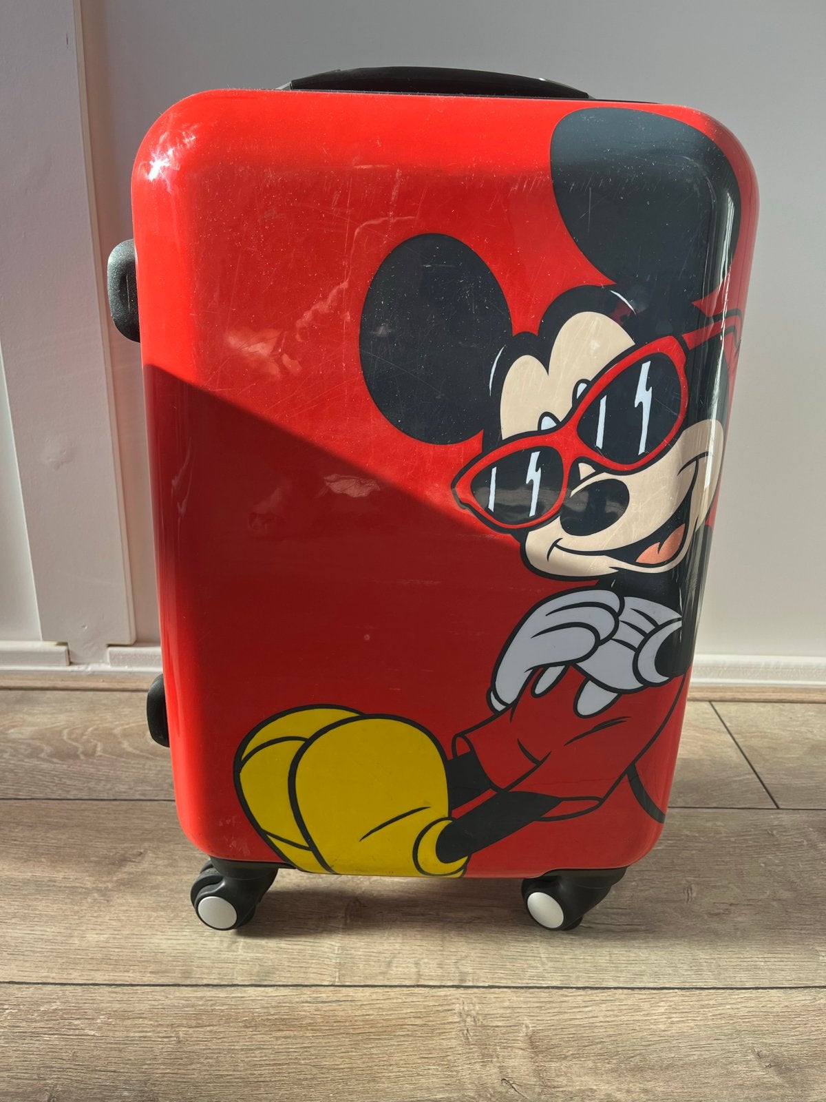 Mickey Mouse Koffer - Rood met Uitschuifbare Handgreep, Ophalen, 40 tot 60 cm, 30 cm of meer, Gebruikt