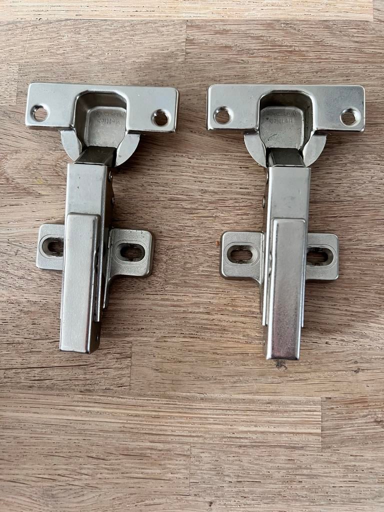 2x Hettich scharnieren 1765 + 4x Lama 1716 incl montageplaat, Doe-het-zelf en Verbouw, Ophalen, Gebruikt, Overige materialen, Scharnier