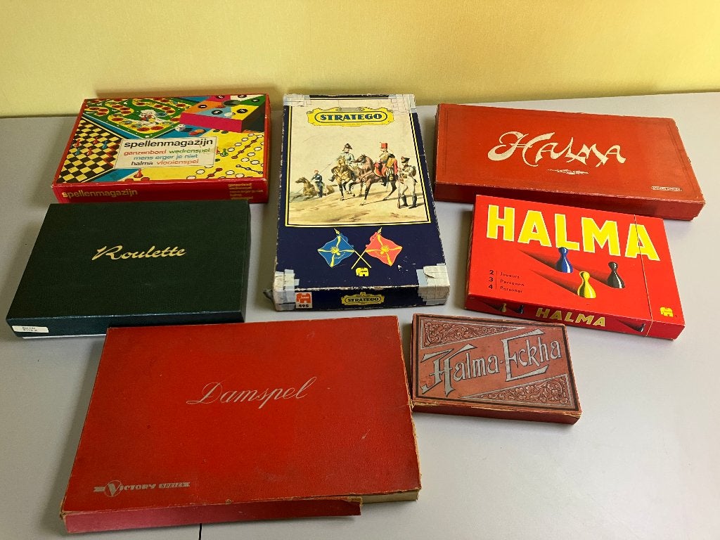 bordspellen Spellenmagazijn Stratego Roulette damspel halma, Vijf spelers of meer, Ophalen of Verzenden, Gebruikt, Reisspel