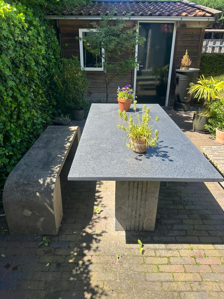 Natuurstenen buitentafel (graniet) met bank, Tuin en Terras, Ophalen, Gebruikt, Rechthoekig, Overige materialen