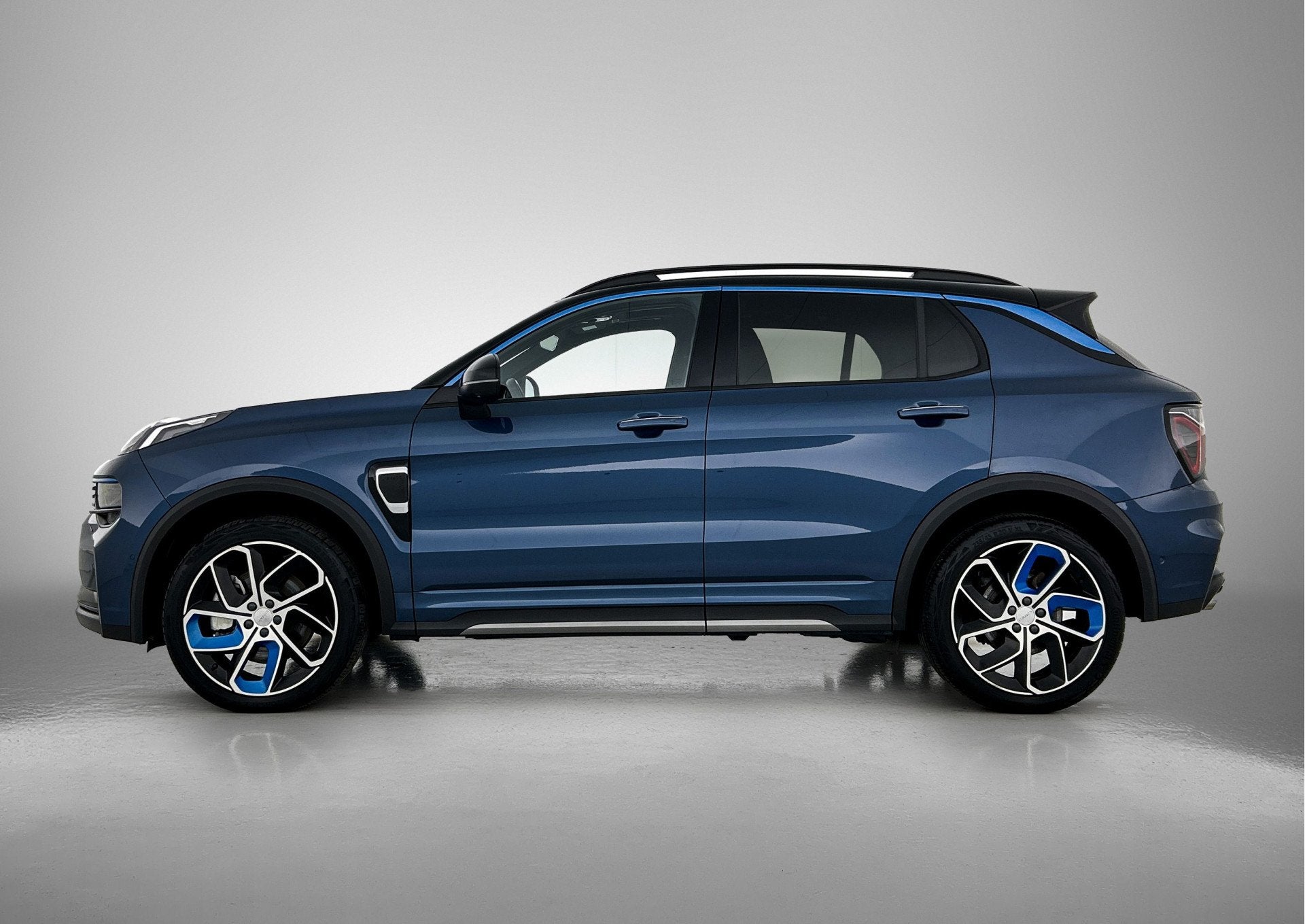 Lynk & Co 01 1.5 | Panoramadak | 360 Camera | Apple Carplay/, Auto's, 12 maanden, Blauw, 120 €/maand, Bedrijf
