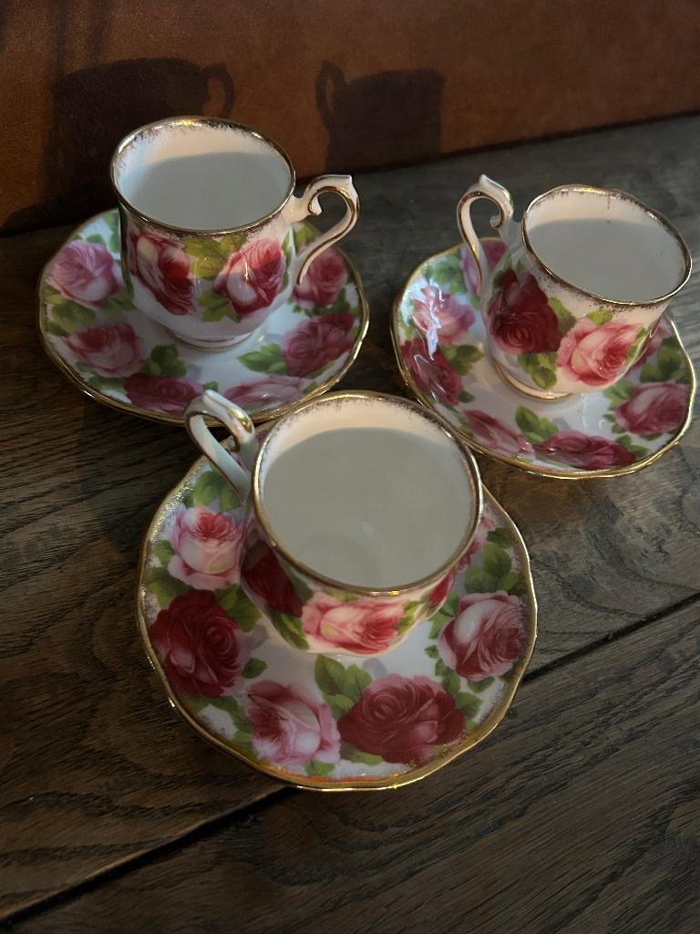 drie royal albert old english country rose kop en schotels, Ophalen of Verzenden