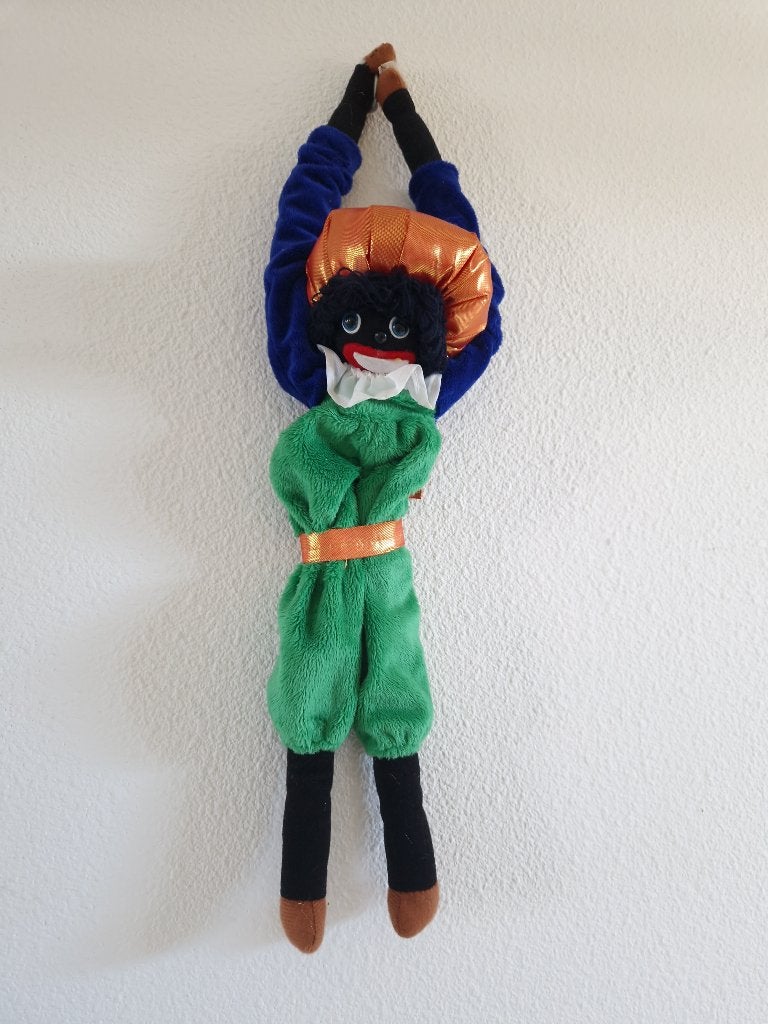 Leuke hang zwarte Piet pop met klittenband, Diversen, Sinterklaas, Verzenden, Zo goed als nieuw