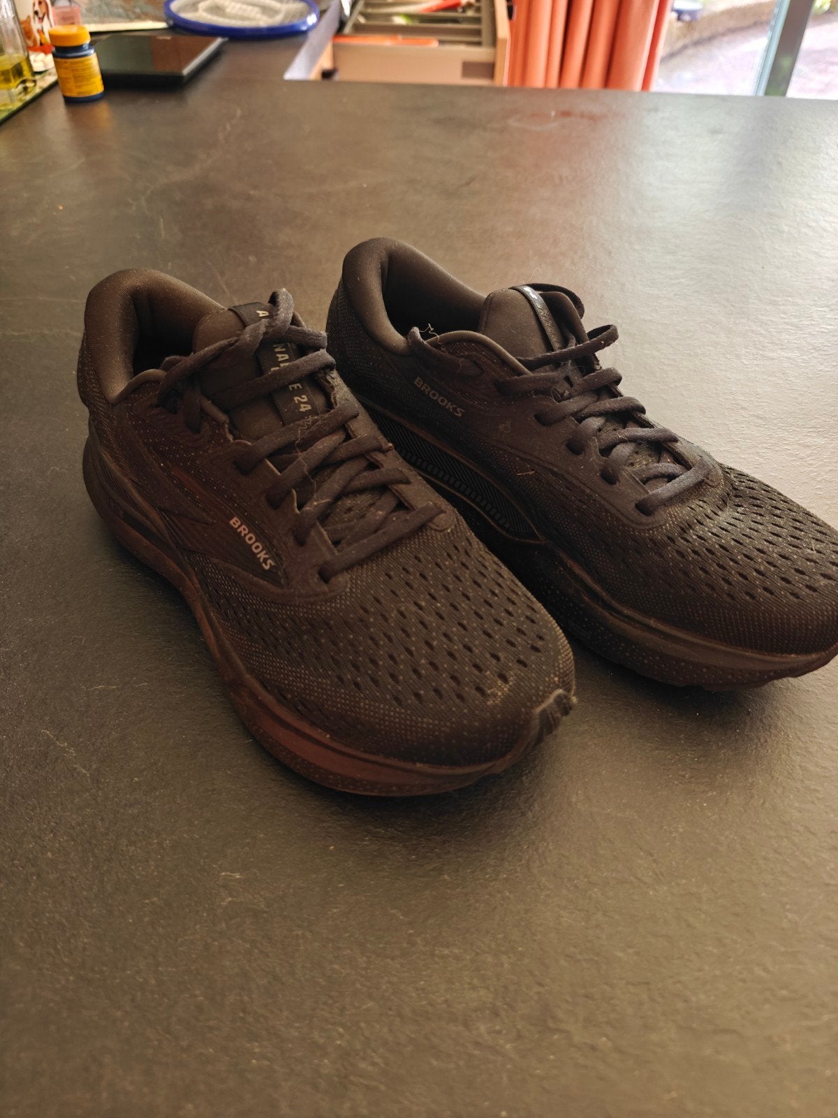 Brooks hardloopschoenen € 135,-, Brooks, Ophalen of Verzenden, Zo goed als nieuw, Sportschoenen