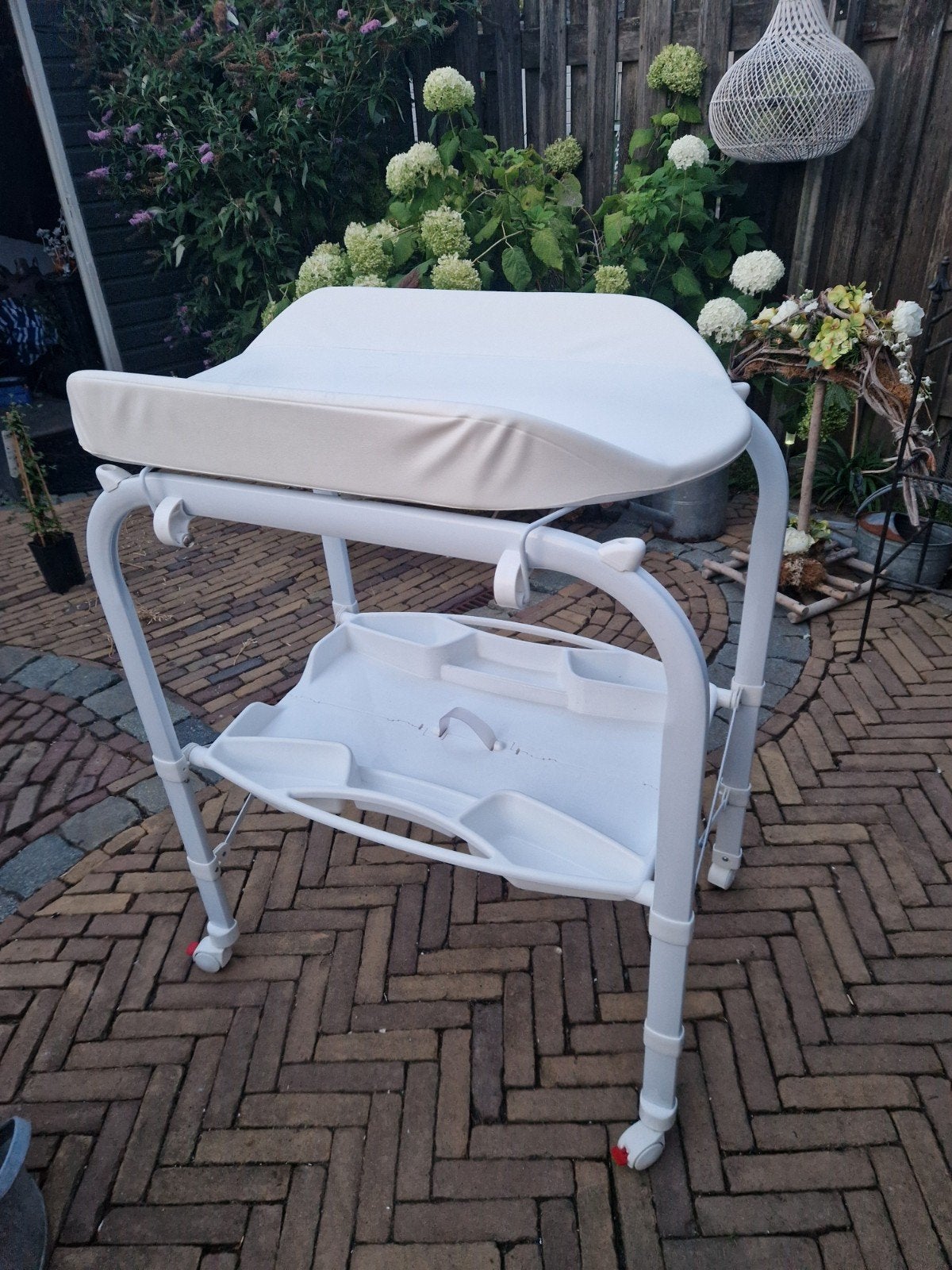 Functionele verrijdbare verzorgingstafel, Ophalen, Gebruikt, Aankleedkussen, Standaard