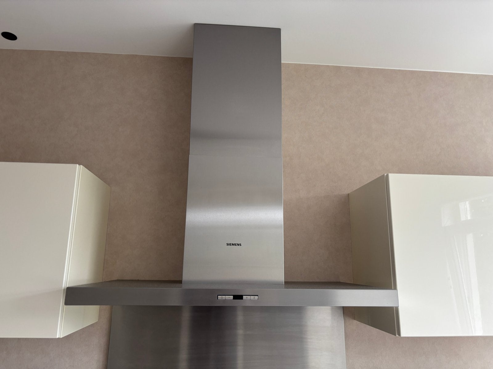 Siemens IQ500 Afzuigkap - Goede Staat, Afvoer naar Buiten, Ophalen, Gebruikt, Wandschouwkap, 600 tot 800 m³ per uur