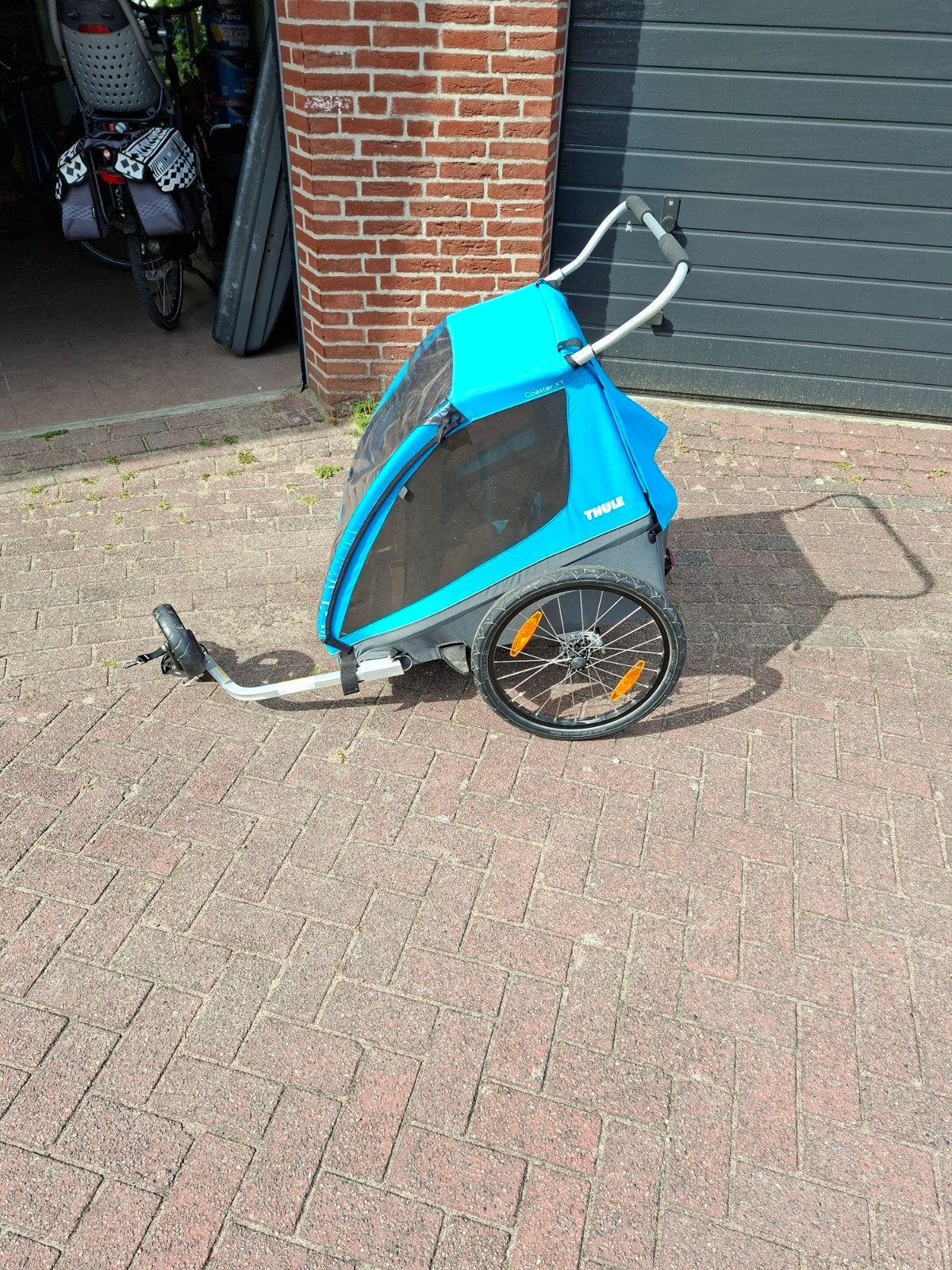 Thule Coaster XT Kinderfietskar - Blauw, Ophalen, Kinderkar, Thule, 20 tot 40 kg