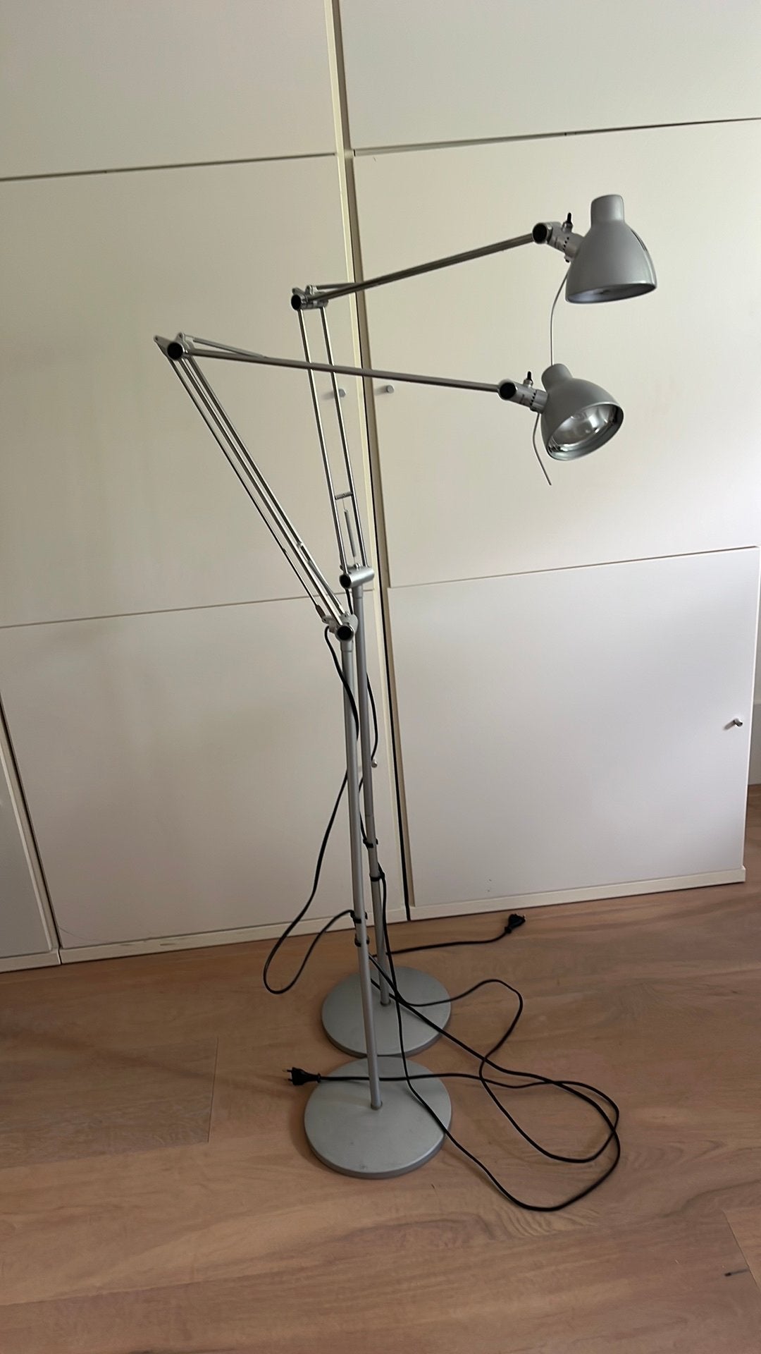 2 ANTIFONI IKEA vloerlampen/leeslampen, verstelbaar, grijs, Ophalen, Gebruikt, E27 (groot), Metaal