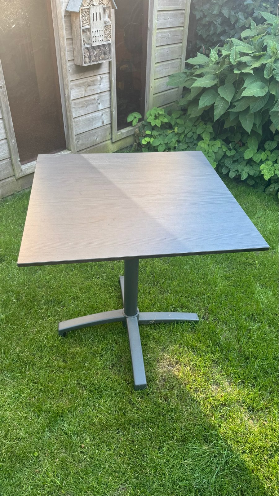Vierkante tuintafel - Grijs, Tuin en Terras, Tuintafels, Gebruikt, Vierkant, Metaal, Ophalen