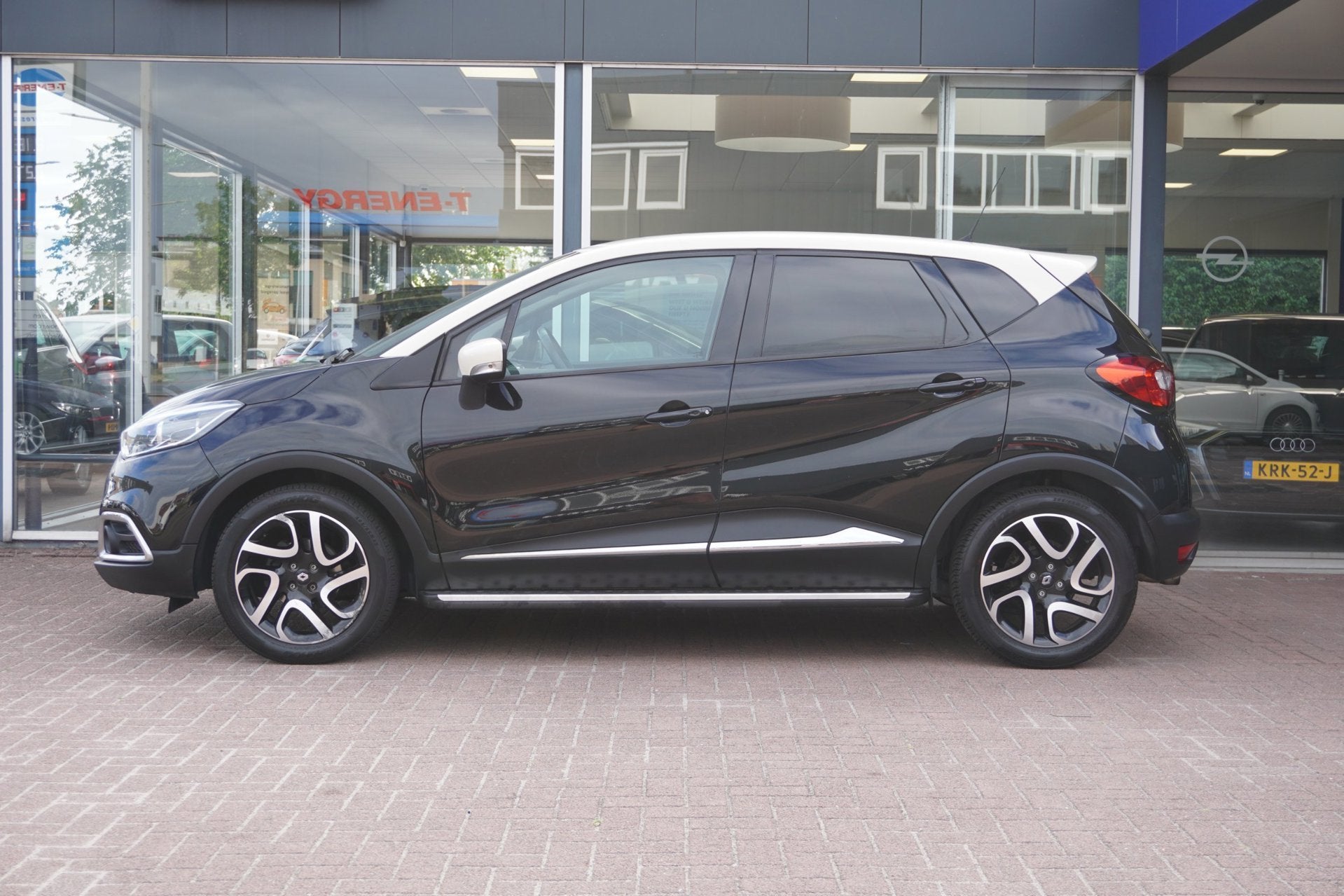 Renault Captur 0.9 TCe Dynamique 5deurs | Airco | Navigatie, Auto's, Gebruikt, Zwart, Handgeschakeld, 3 cilinders
