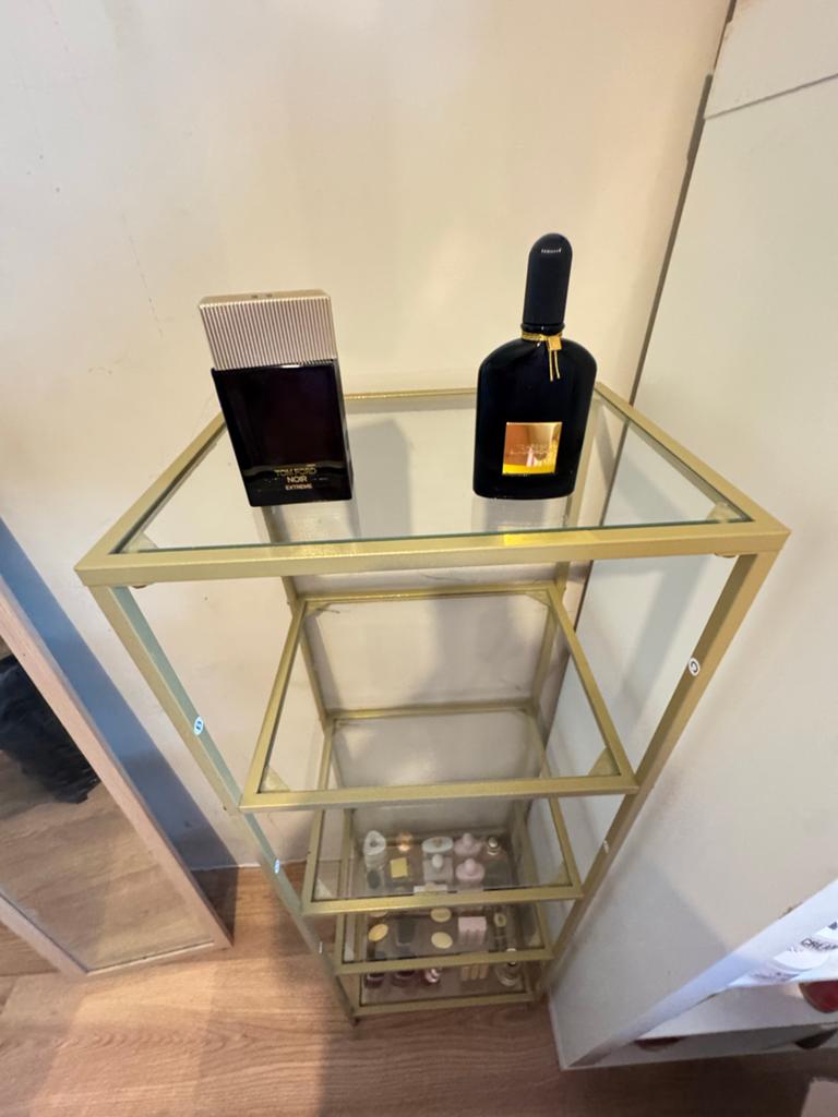 Gouden glazen displayrek / opbergrek, Huis en Inrichting, Kasten | Overige, Ophalen, Zo goed als nieuw