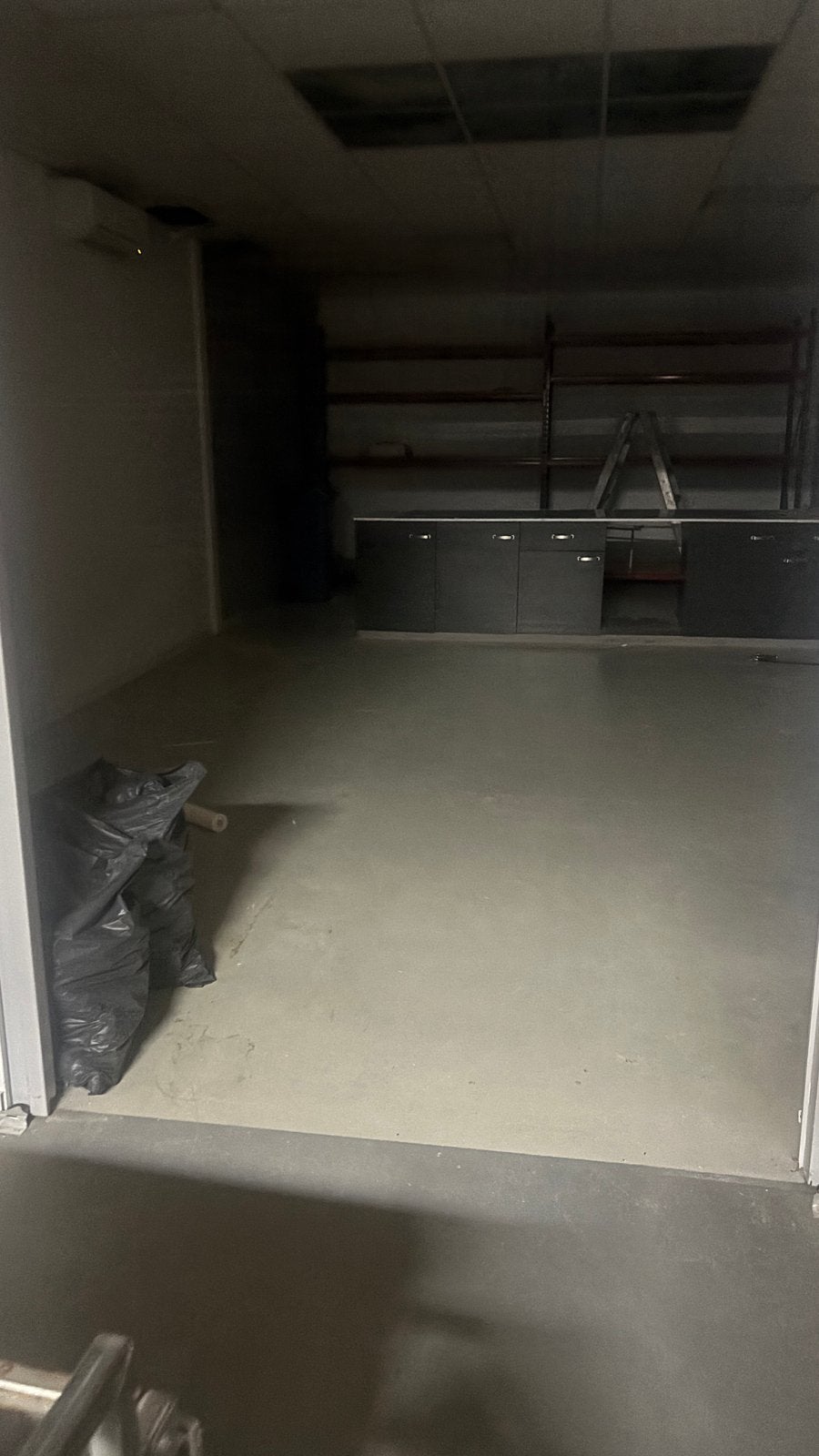 Te huur: Bedrijfsruimte opslag 85m2 Hellevoetsluis, Ophalen of Verzenden, 25 tot 50 cm, Minder dan 100 cm