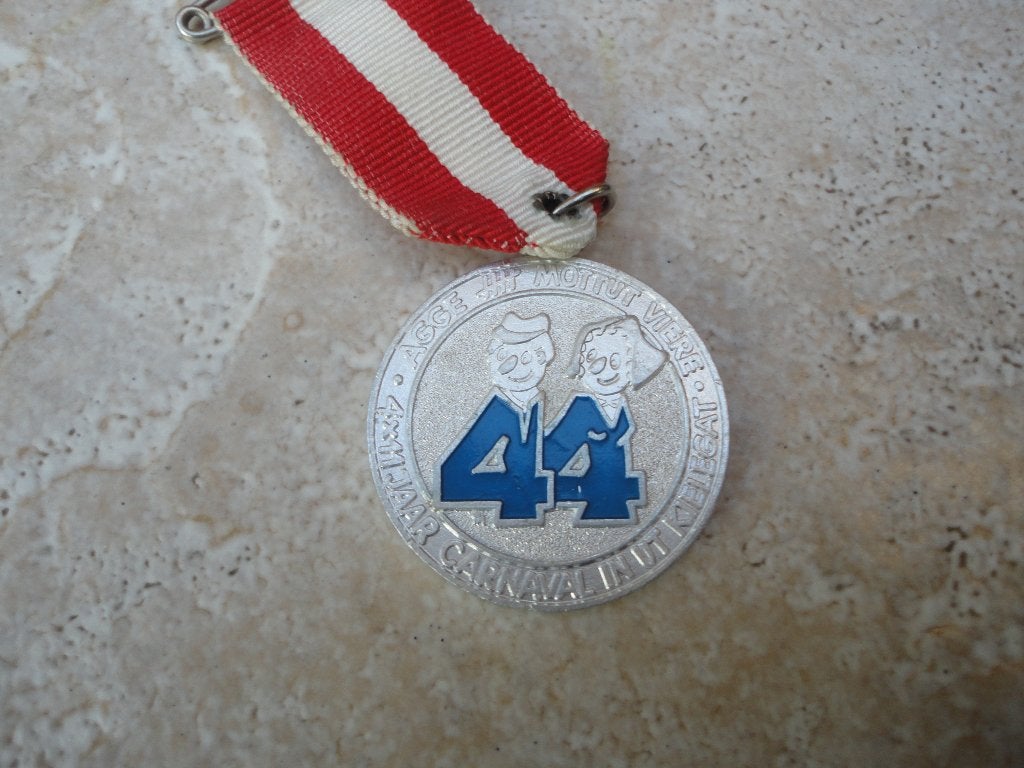 Carnavalsmedaille Breda 1981 Kielegat 44 jaar, Ophalen of Verzenden, Zo goed als nieuw