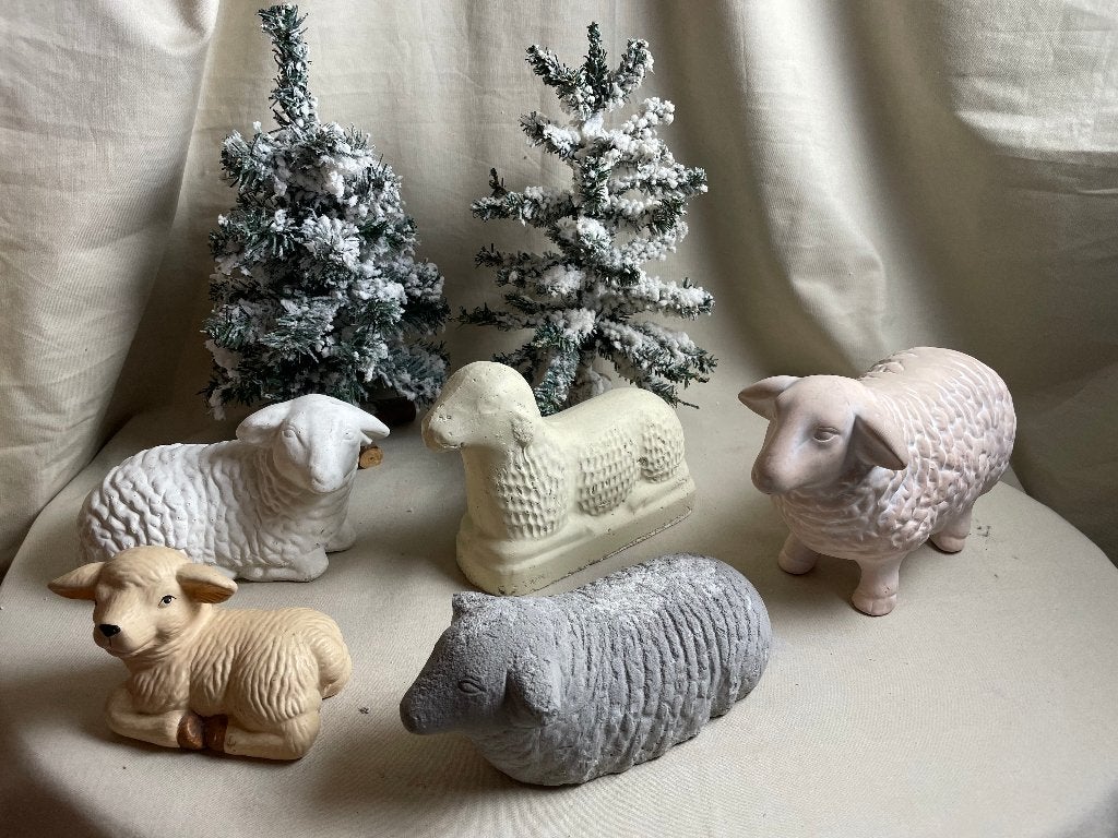 5 stenen aardewerken schapen kerststal, Diversen, Ophalen of Verzenden, Gebruikt