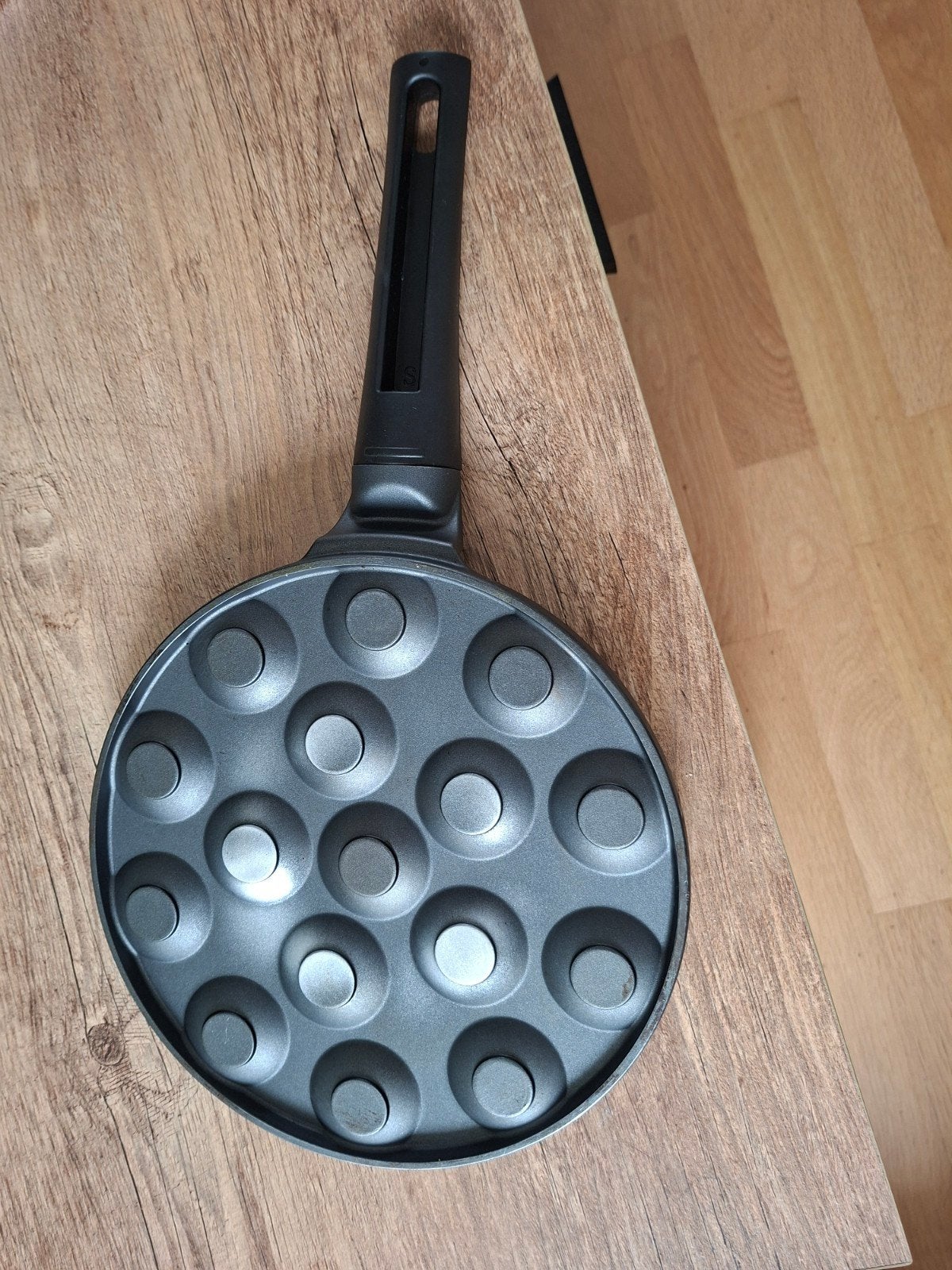 POFFERTJES PAN VOOR 16 POFFERTJES, Antiaanbaklaag, Overige typen, Aluminium, Ophalen of Verzenden