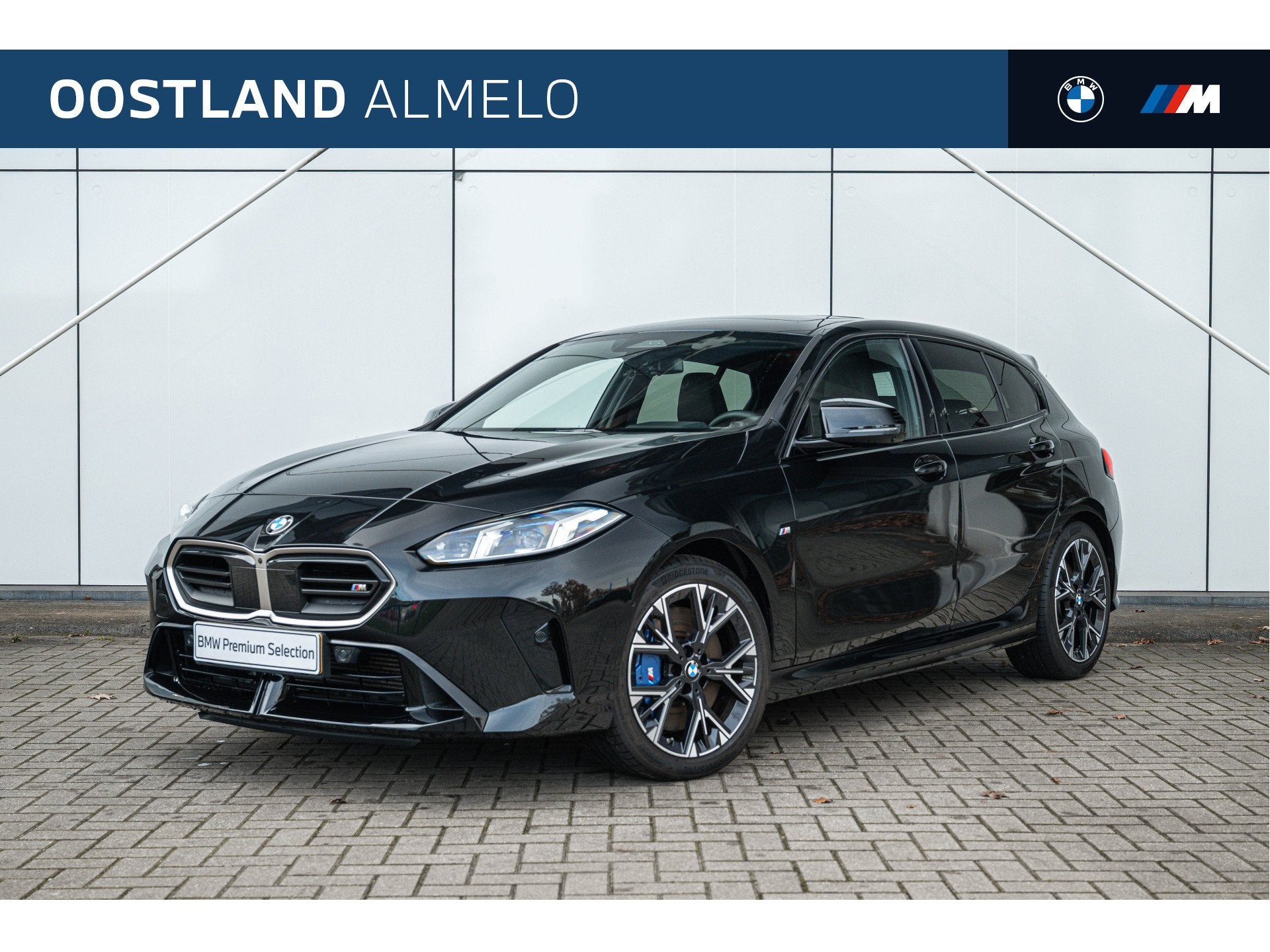 BMW 1 Serie M135 xDrive High Executive Automaat / Panoramada, Auto's, BMW, 1525 kg, Gebruikt, 4 cilinders, Met garantie (alle)