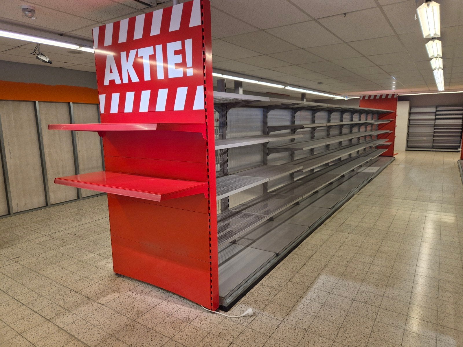 Kwaliteit winkelstellingen €500   1 zijde  10 secties, Ophalen
