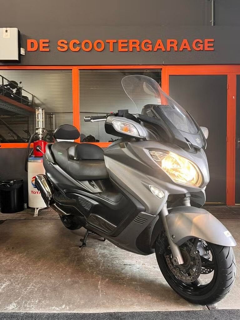 Suzuki  Suzuki burgman 650 executive 2014 an650, Motoren, Scooter, -, -, Bedrijf