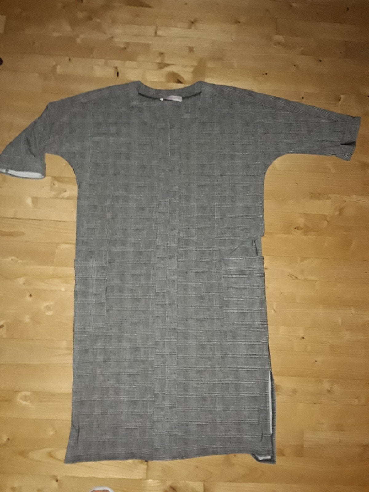 Grijze Studio Anneloes jurk mt XS, Kleding | Dames, Jurken, Ophalen of Verzenden, Zo goed als nieuw, Maat 34 (XS) of kleiner, Grijs