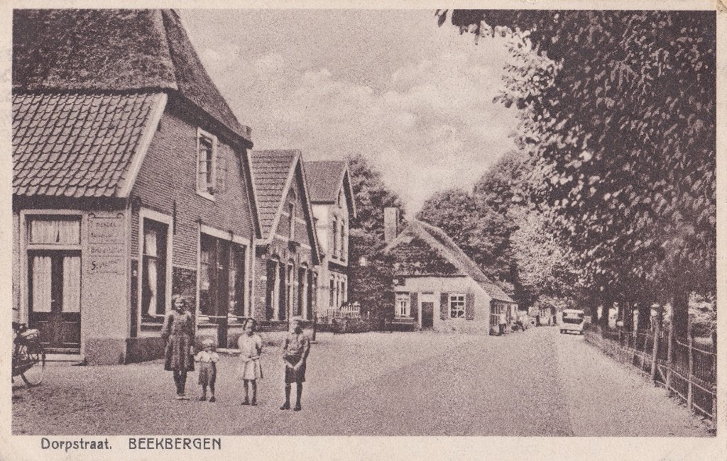 Beekbergen Dorpstraat, Ophalen of Verzenden, 1940 tot 1960, Gelopen, Gelderland