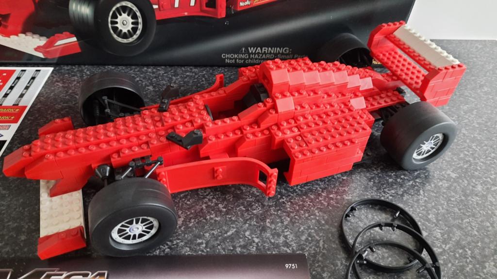Megabloks 9751 F1 Ferrari (incl. doos en stickers), Kinderen en Baby's, Speelgoed | Bouwstenen, Zo goed als nieuw, Megabloks, Ophalen of Verzenden