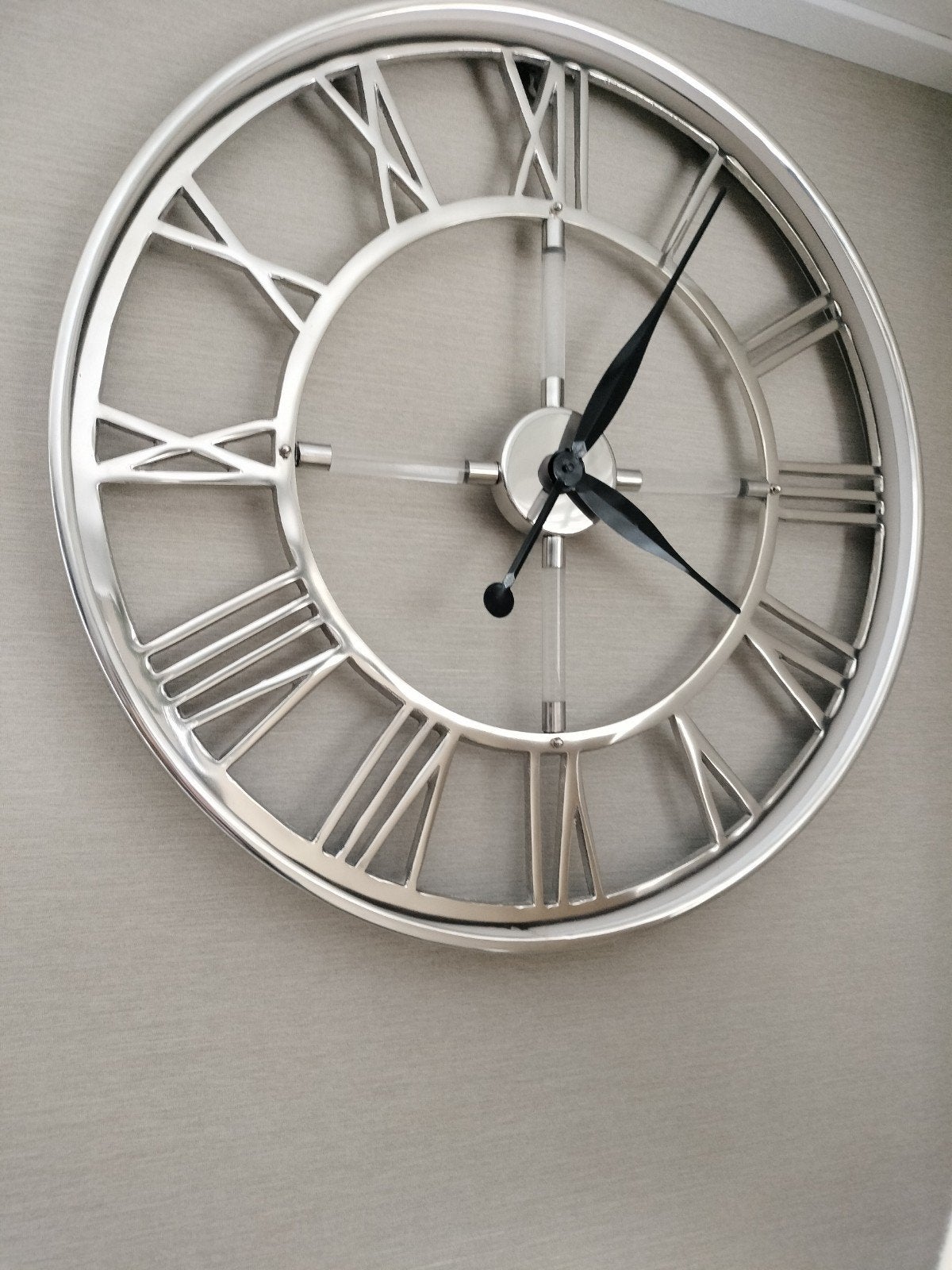 Nieuwe Hazenkamp wandklok - met Romeinse cijfer, Wandklok, Nieuw, Ophalen of Verzenden, Zilver