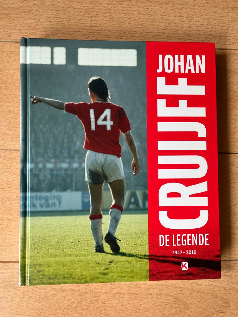 Johan Cruijff: De Legende 1947-2016 - Boek, Boeken, Sportboeken, Ophalen, Zo goed als nieuw, Balsport