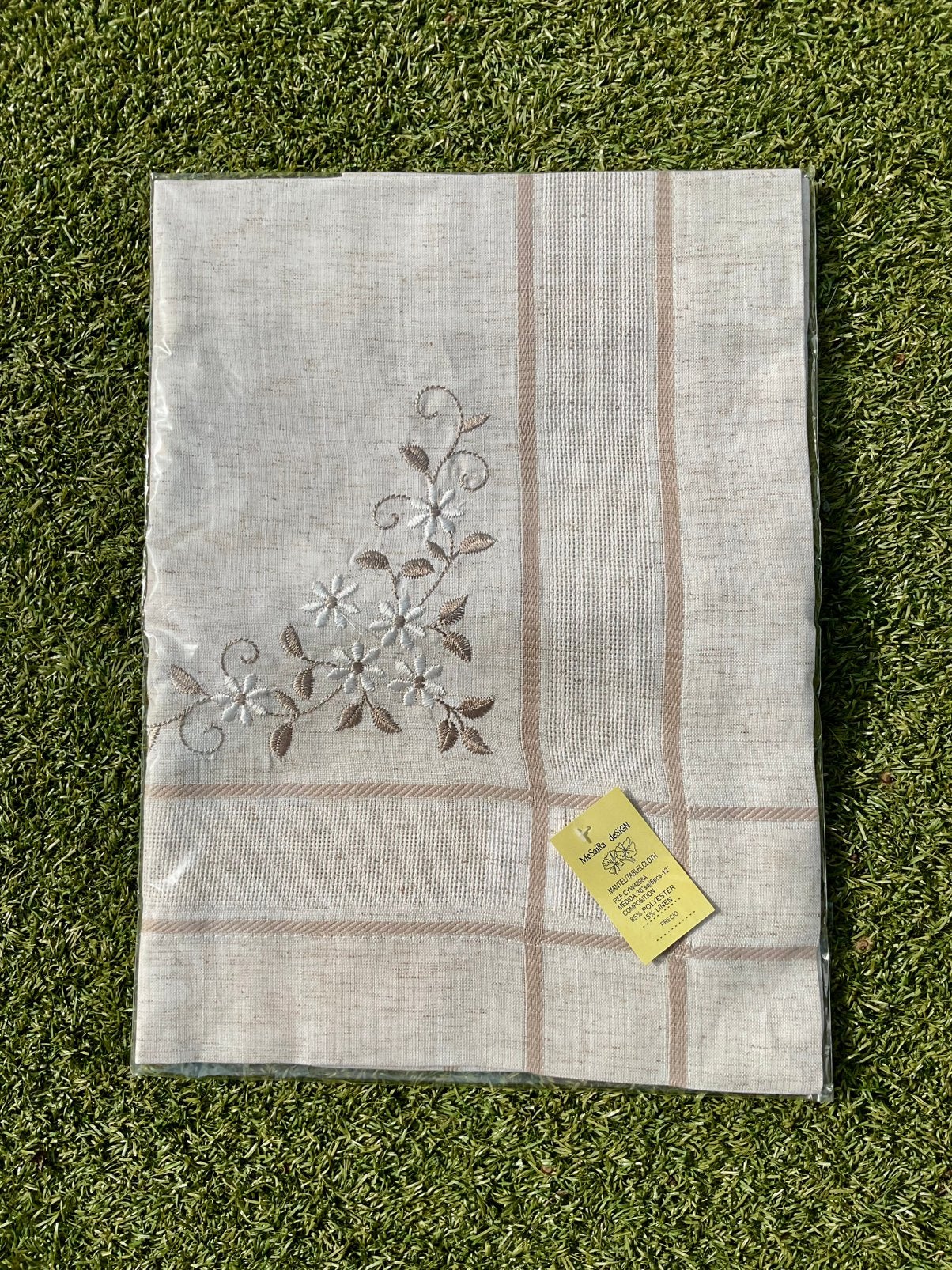 Tafelkleed en vier placemats, Huis en Inrichting, Overige merken, Polyester, Nieuw, Ophalen of Verzenden