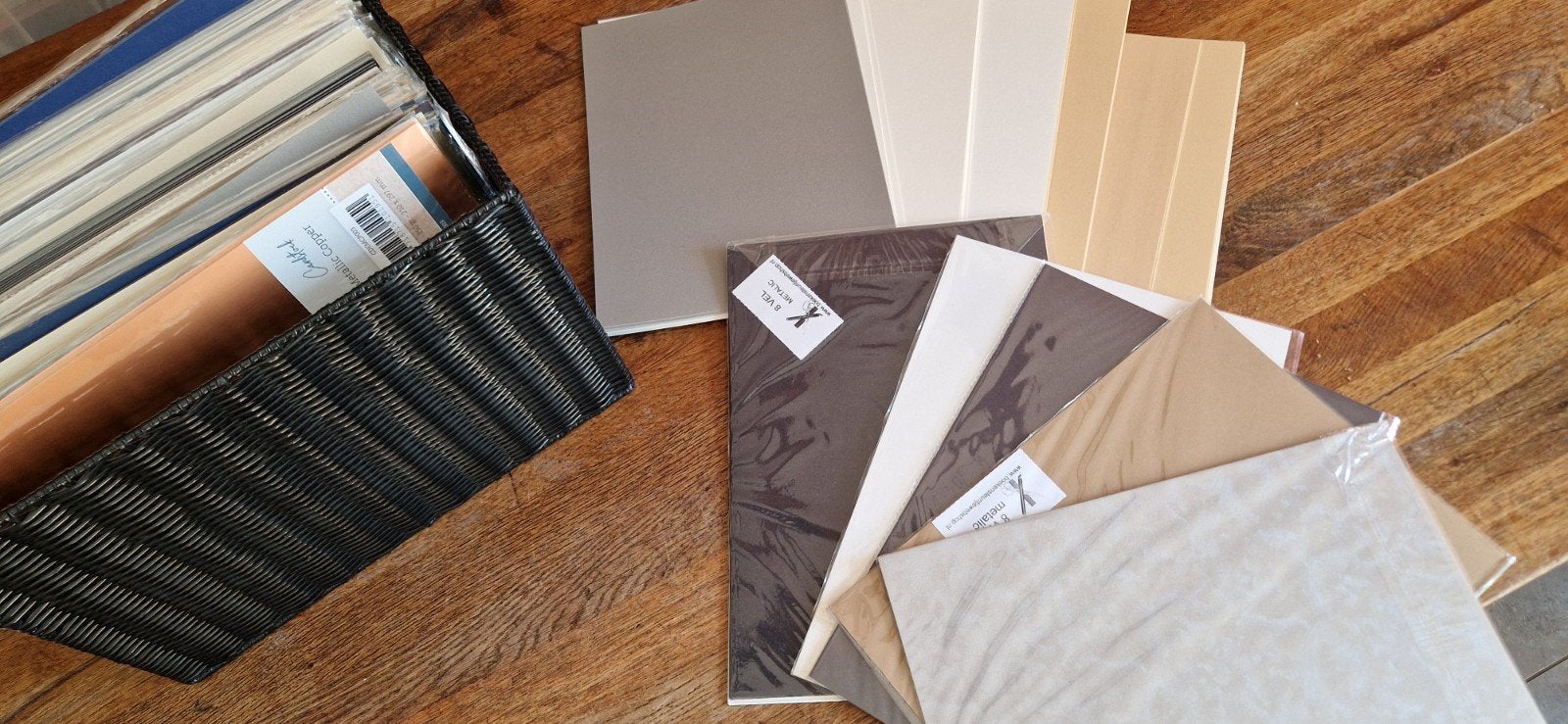 Grote partij diverse soorten en kleuren papier en karton, Ophalen of Verzenden, Nieuw, Overige thema's