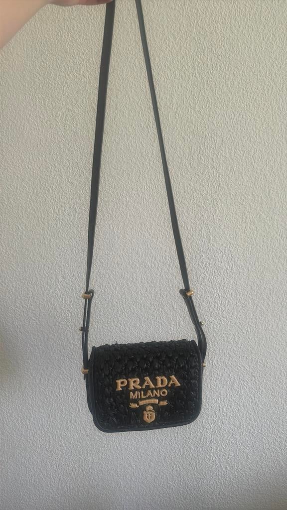 Prachtige Prada milano schoudertas 2 kanten nieuwstaat!!, Sieraden, Tassen en Uiterlijk, Tassen | Schoudertassen, Ophalen of Verzenden