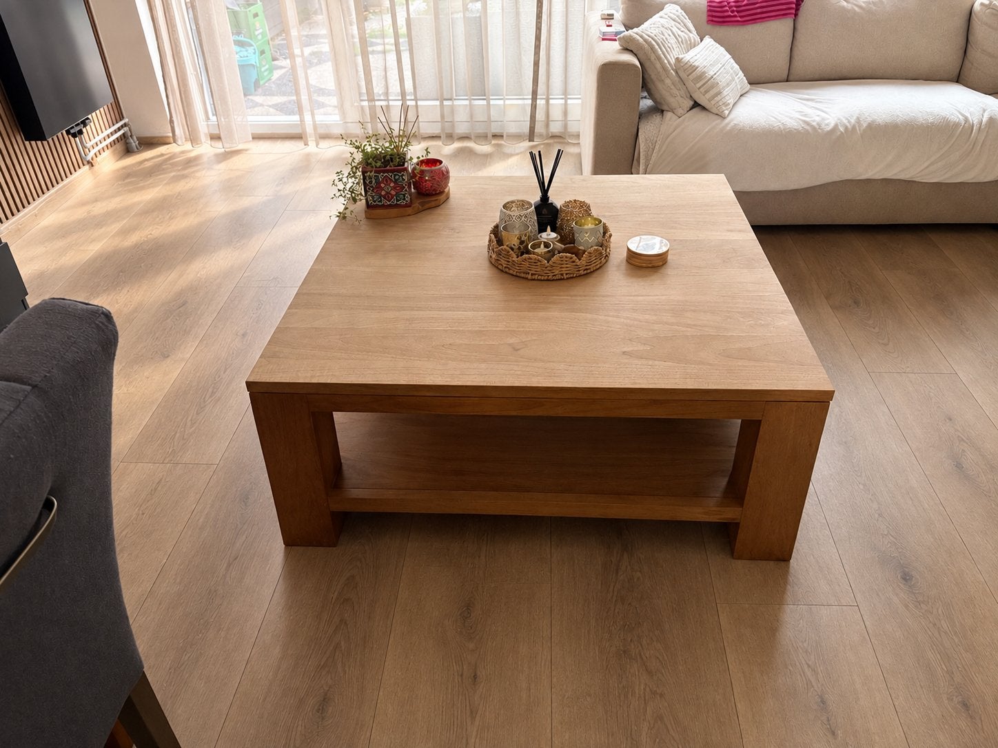 Robuste eiken tafel , licht eiken, maat 110x110 cm h 45 cm, Ophalen, Gebruikt, Eikenhout, 100 tot 150 cm