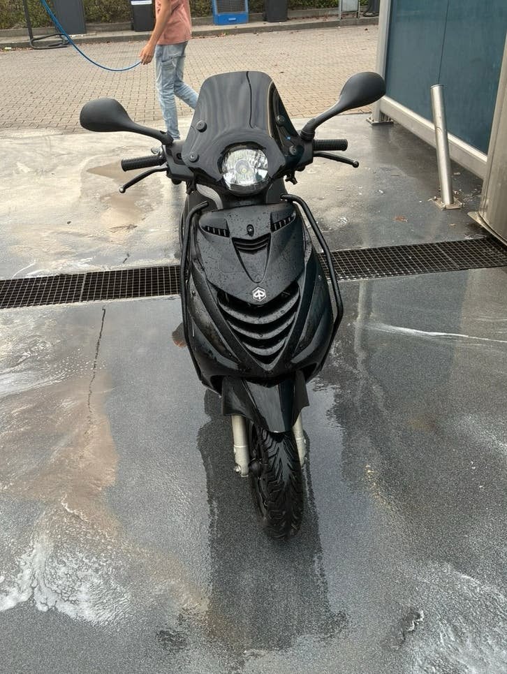 Piaggo zip, Fietsen en Brommers, Ophalen, Maximaal 45 km/u, Zip, Zo goed als nieuw