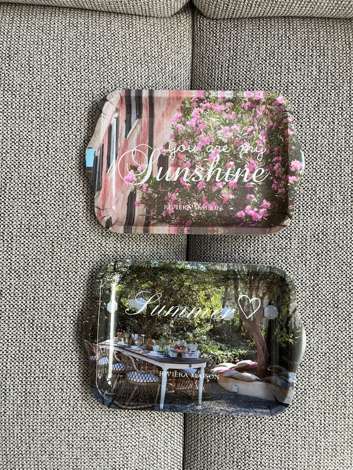 Te koop; 2 kleine dienbladen Rivièra Maison, oude collectie, Kunststof, Nieuw, Ophalen of Verzenden, Dienblad