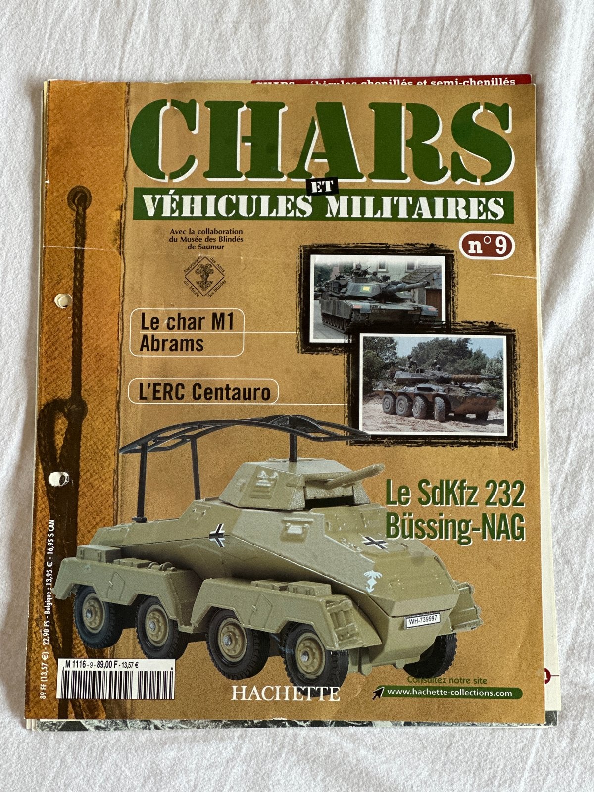 Verzamelaarsboekje Solido Miniatuur - Chars et Véhicules, Ophalen of Verzenden, 1945 tot heden, Gelezen, Landmacht