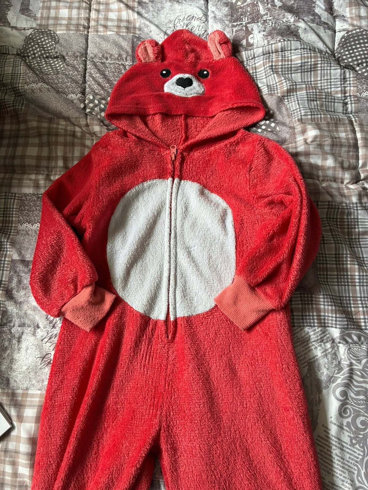 Onesie rode beer maat 110/116, Ophalen of Verzenden, Gebruikt, Jongen of Meisje
