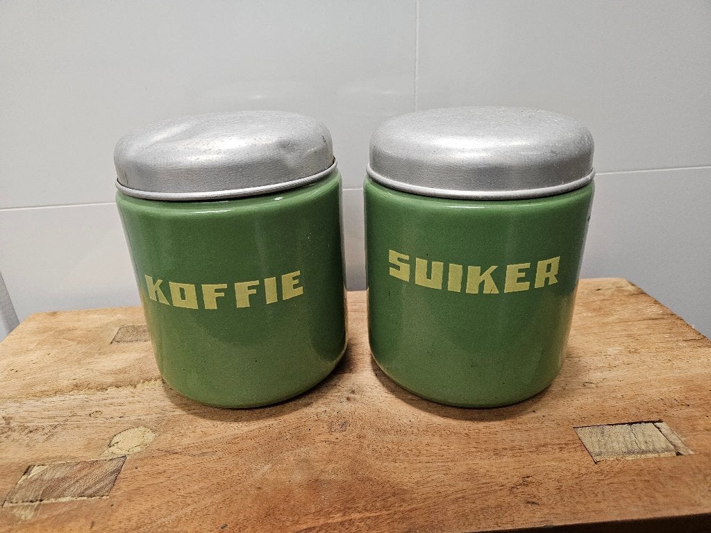 2 OUDE BROCANTE EMAILLE VOORRAADBUSSEN, Ophalen of Verzenden