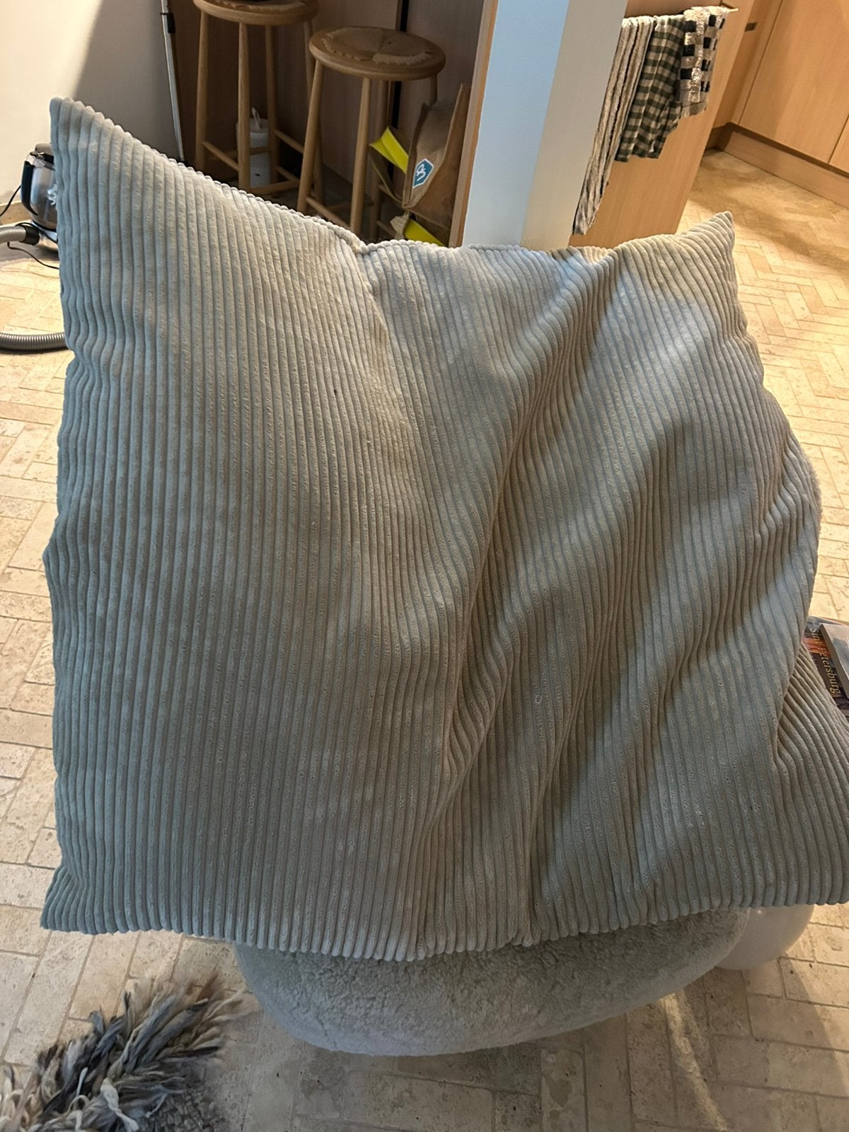 Twee nieuwe jumbo kussens Vetsak in cord sand, 90 cm, Beige, Nieuw, Fluweel