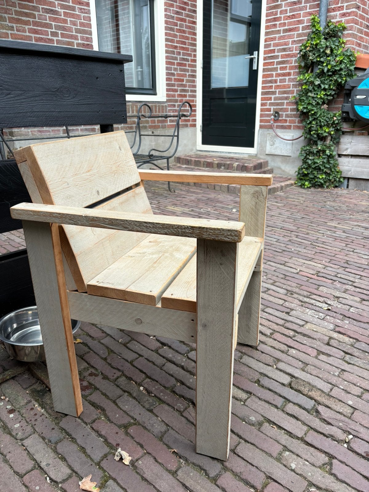 Grijs/wit, keurig geschuurd steigerhoutEetkamerstoel buiten, Ophalen, Zo goed als nieuw